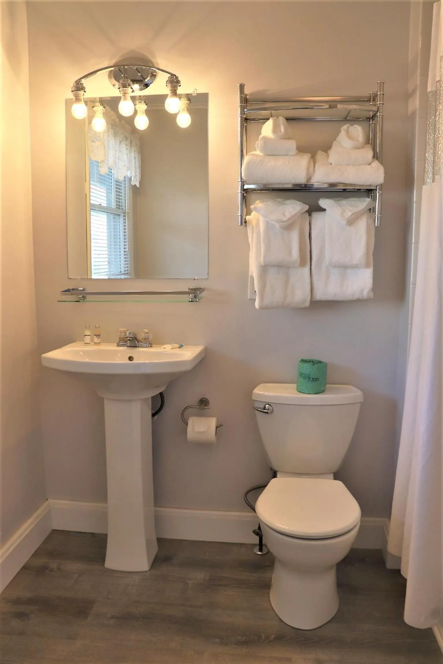 Bathroom in The Heritage of Lake George