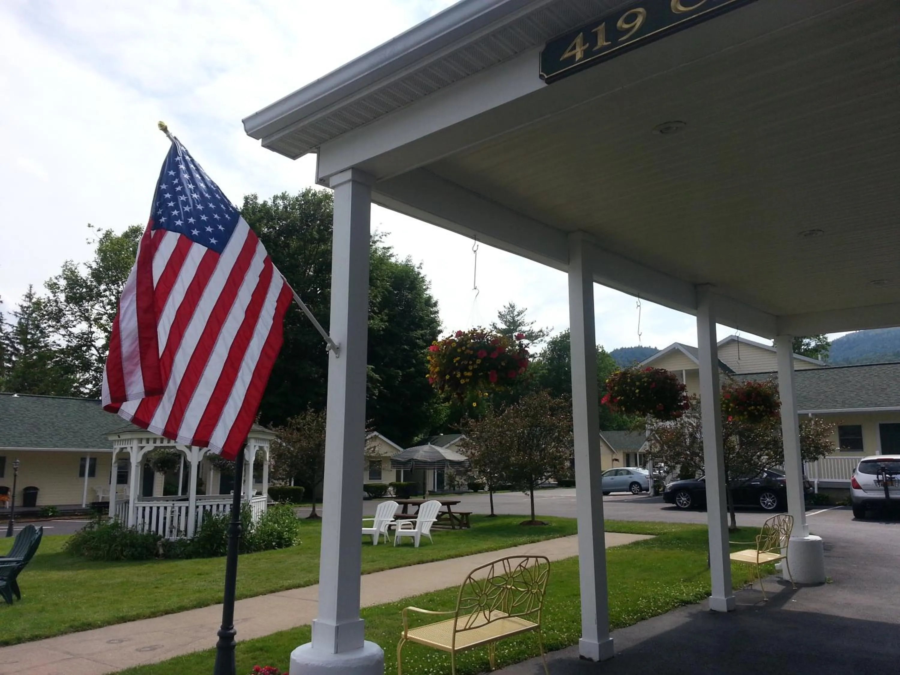 Facade/entrance in The Heritage of Lake George