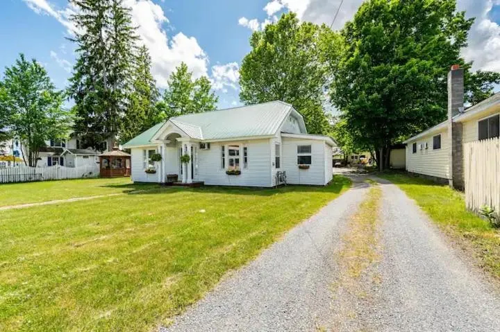 Two-Bedroom Suite in The Heritage of Lake George