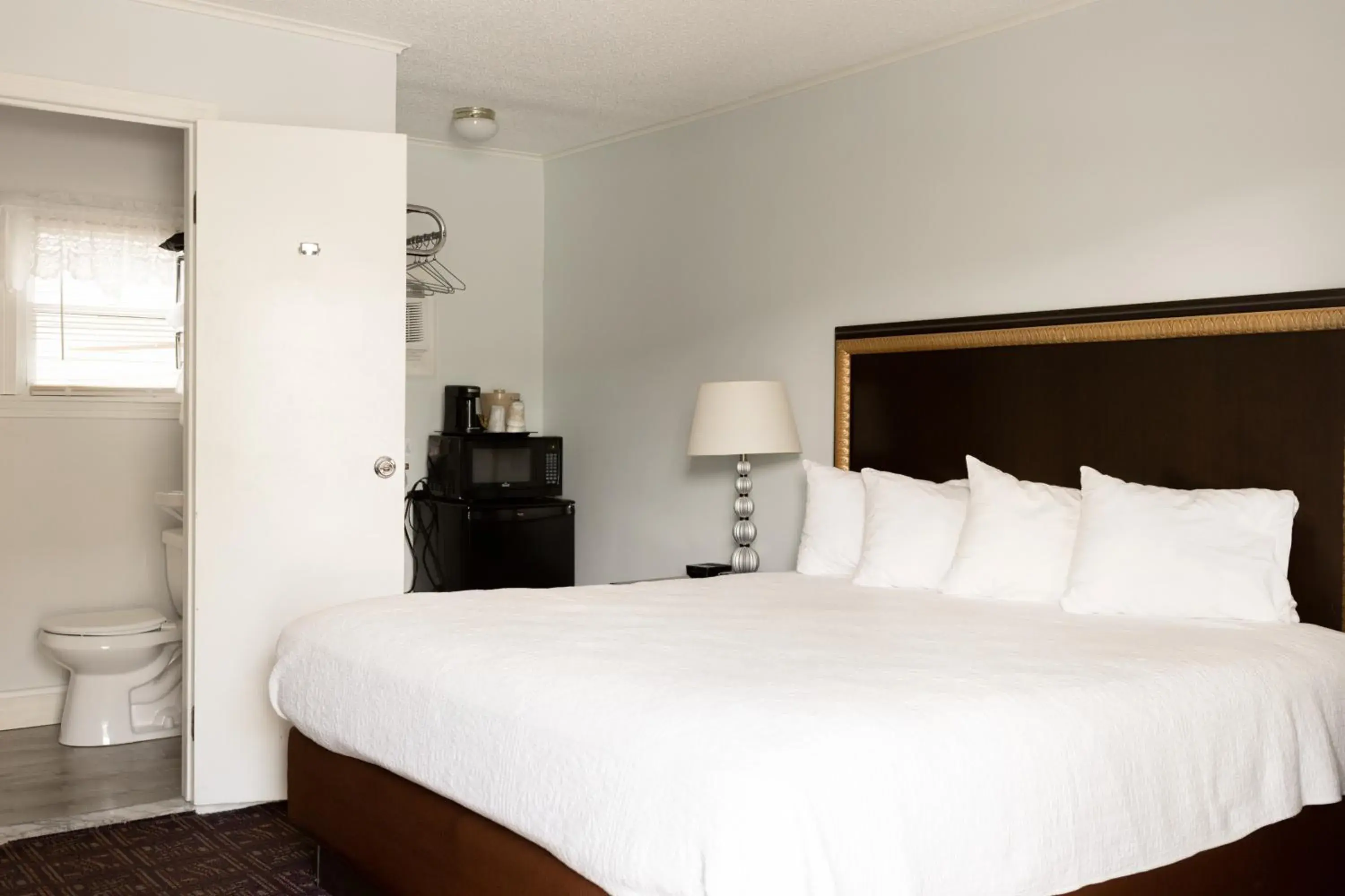 King Room in The Heritage of Lake George King Room in The Heritage of Lake George