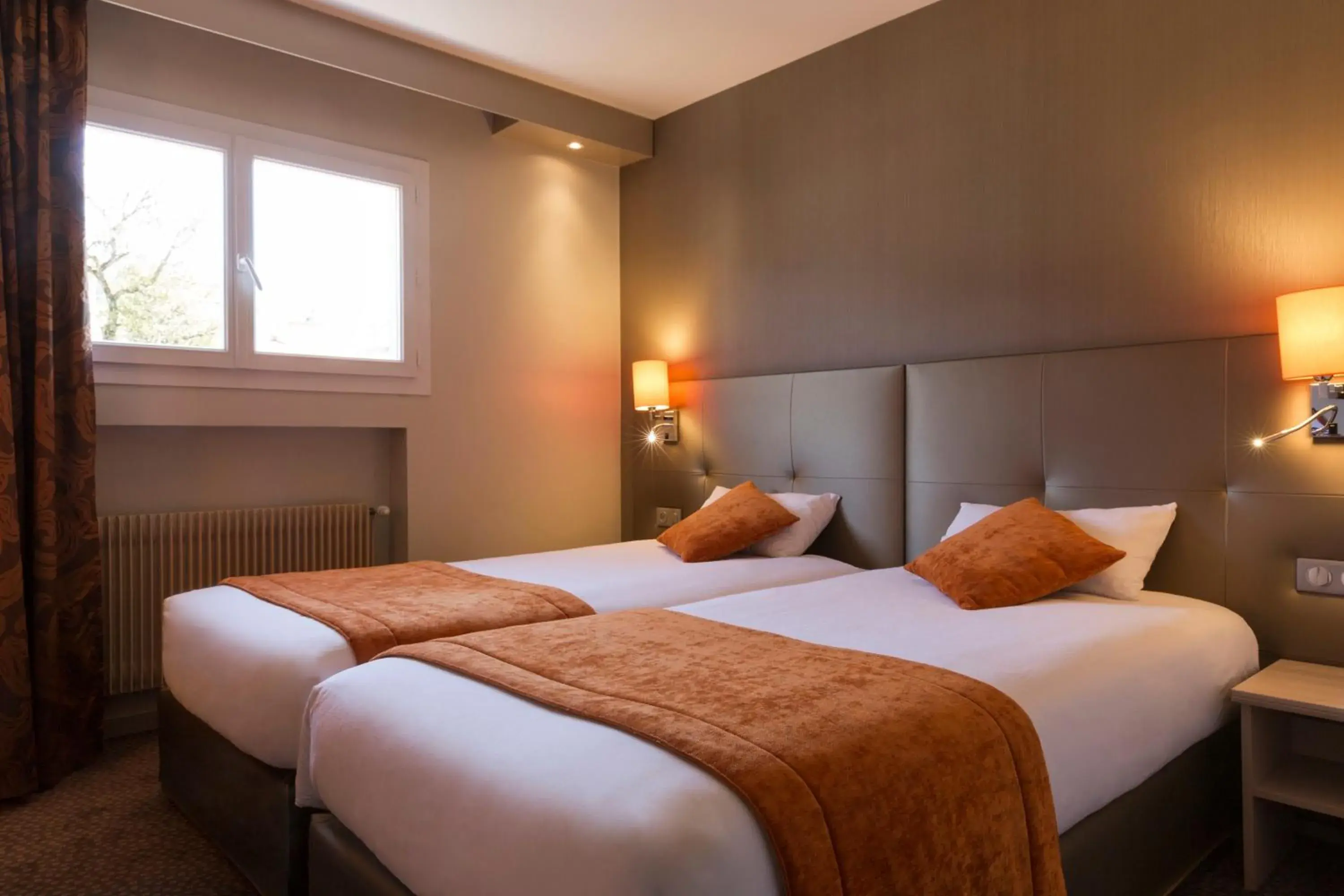 Comfort Twin Room in The Originals City, Hôtel Rey du Mont Sion, Saint-Julien-en-Genevois Sud Comfort Twin Room in The Originals City, Hôtel Rey du Mont Sion, Saint-Julien-en-Genevois Sud