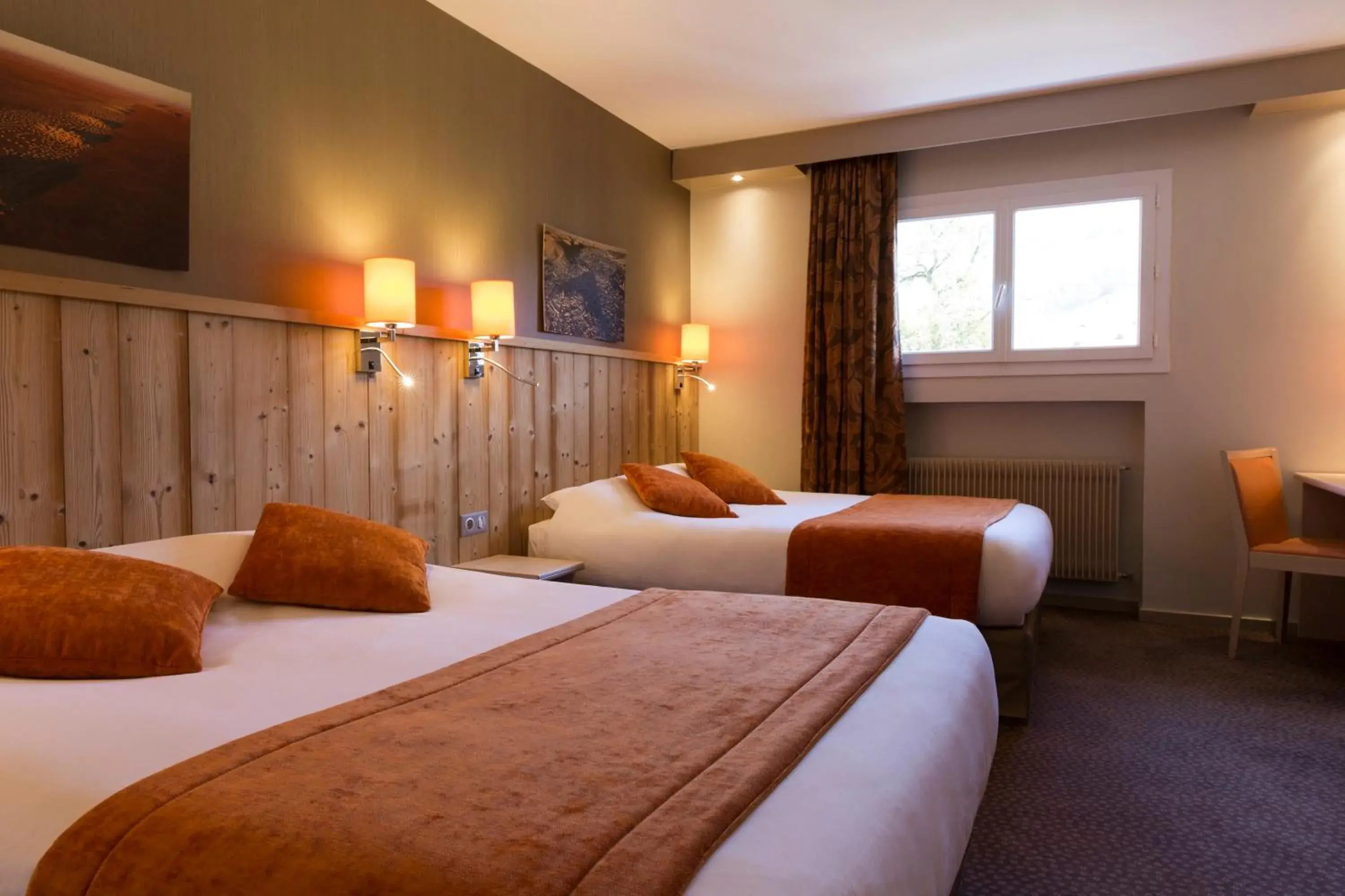 Family Room (4 Adults) in The Originals City, Hôtel Rey du Mont Sion, Saint-Julien-en-Genevois Sud Family Room (4 Adults) in The Originals City, Hôtel Rey du Mont Sion, Saint-Julien-en-Genevois Sud