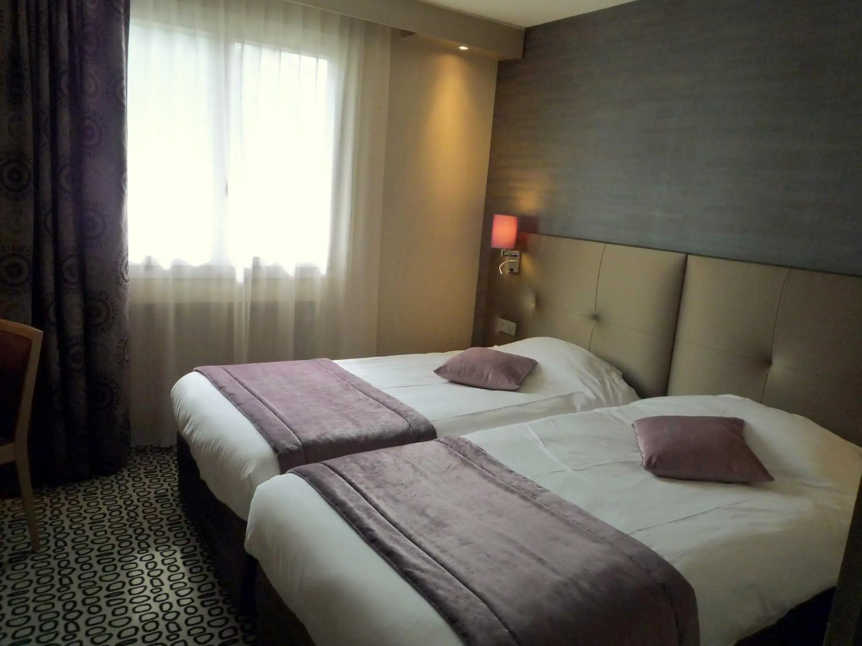 Comfort Twin Room in The Originals City, Hôtel Rey du Mont Sion, Saint-Julien-en-Genevois Sud Comfort Twin Room in The Originals City, Hôtel Rey du Mont Sion, Saint-Julien-en-Genevois Sud