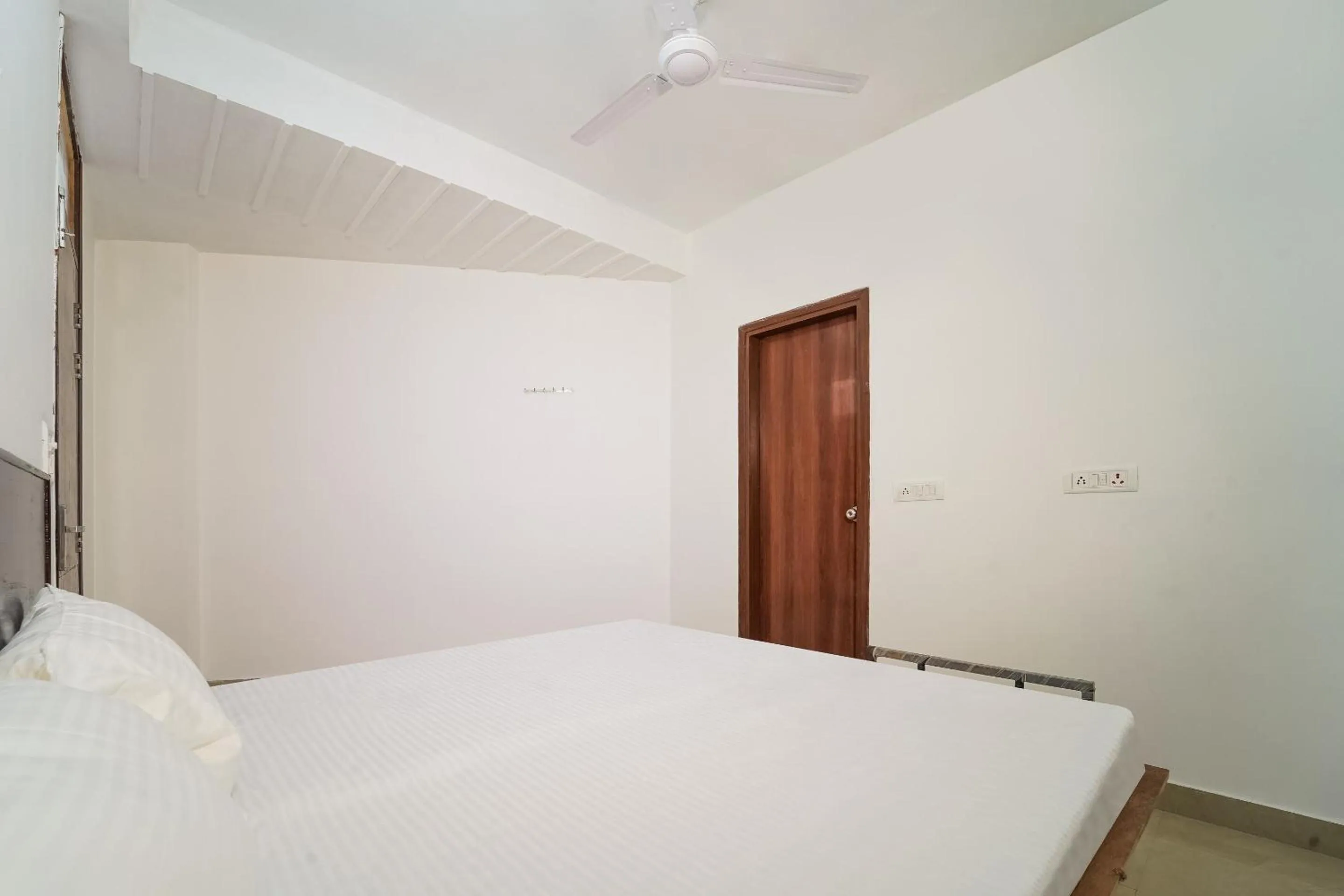 Bedroom, Bed in Super Hotel O Chahal Guest House Near Nangloi Railway Station Metro Station