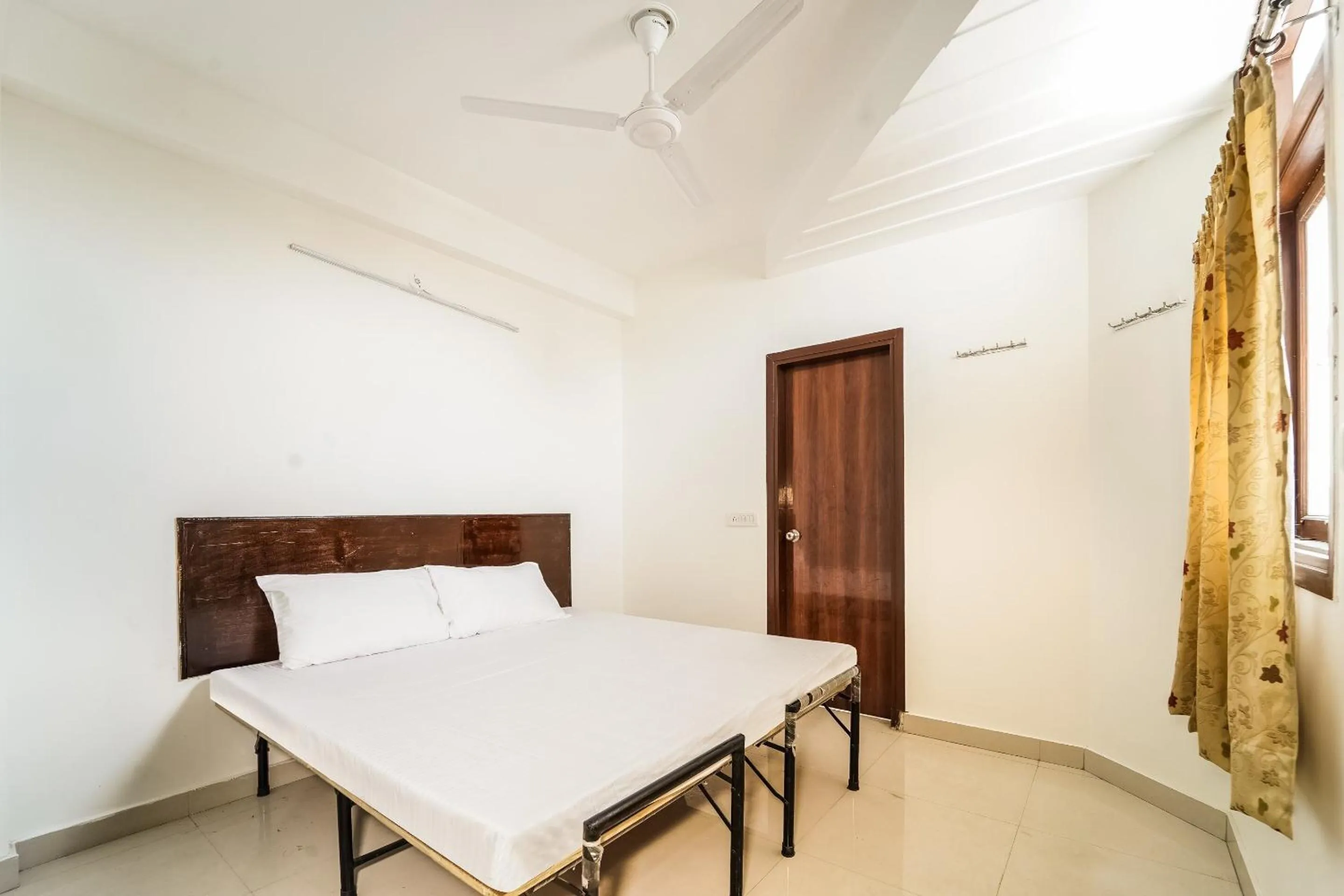 Bedroom, Bed in Super Hotel O Chahal Guest House Near Nangloi Railway Station Metro Station