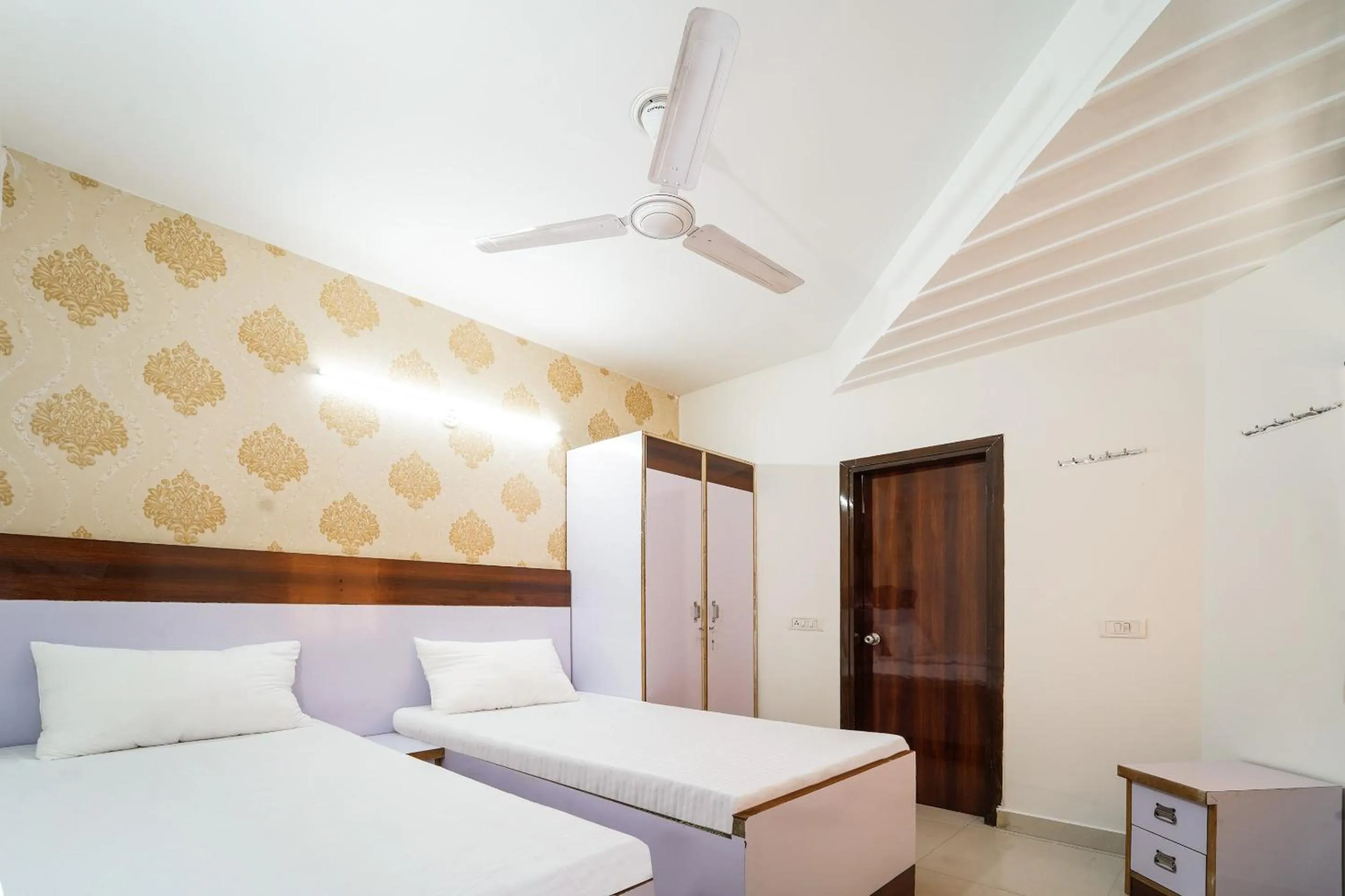 Bedroom, Bed in Super Hotel O Chahal Guest House Near Nangloi Railway Station Metro Station