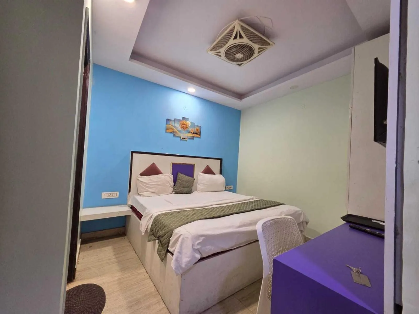 Bedroom, Bed in Hotel O Nangloi Railway Station Formerly Chahal Guest House