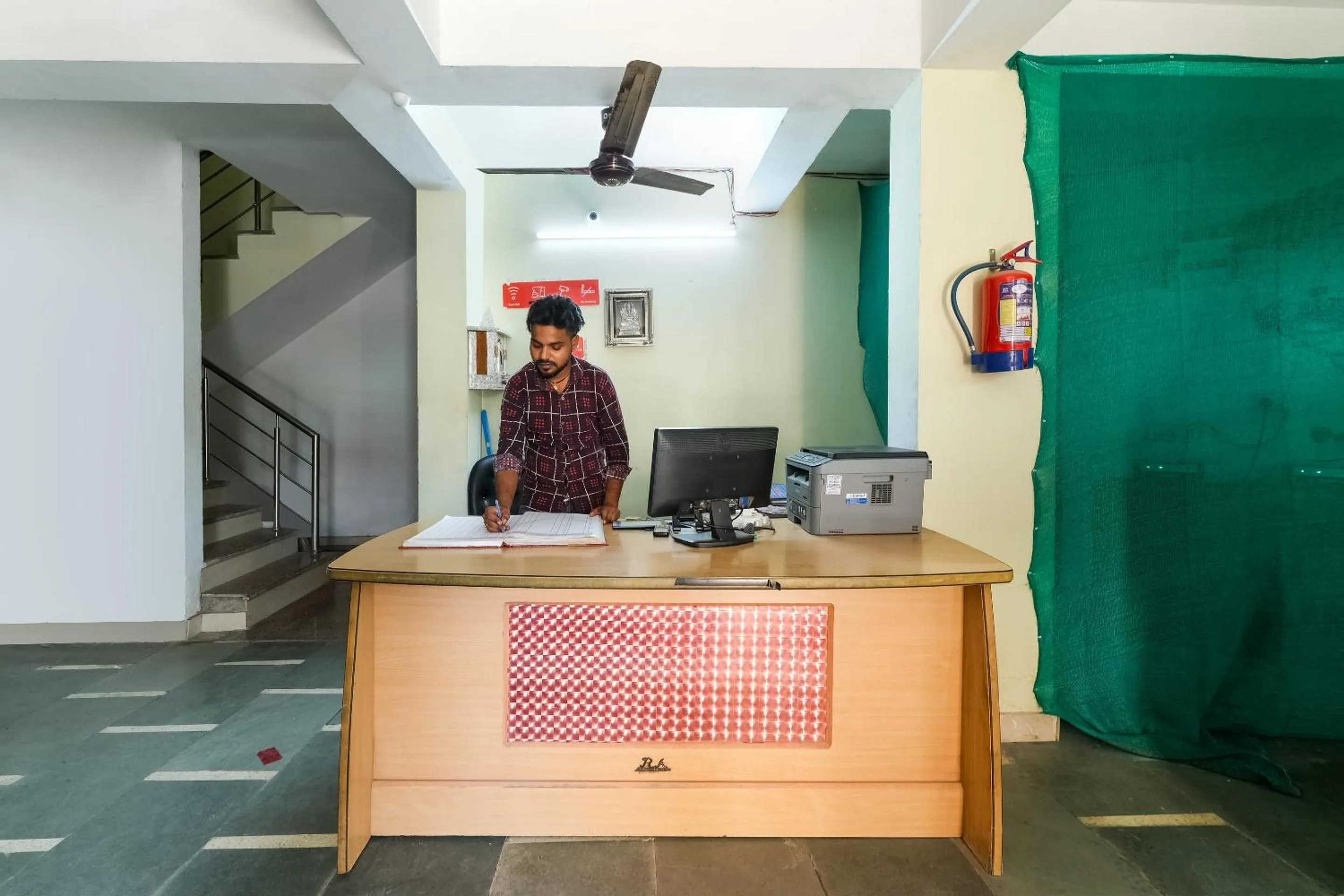 Lobby or reception in Super Hotel O Chahal Guest House Near Nangloi Railway Station Metro Station