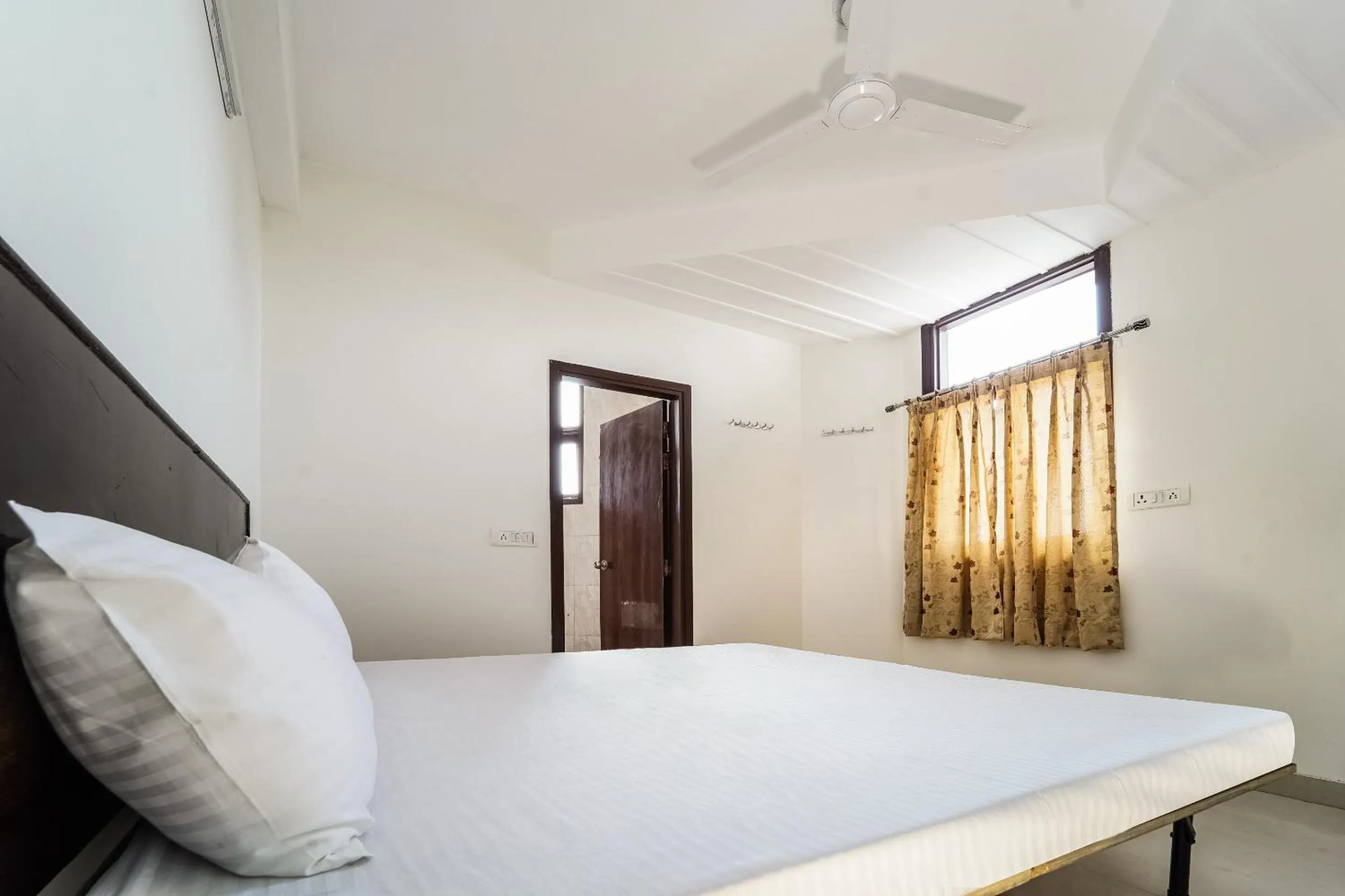 Bedroom, Bed in Super Hotel O Chahal Guest House Near Nangloi Railway Station Metro Station