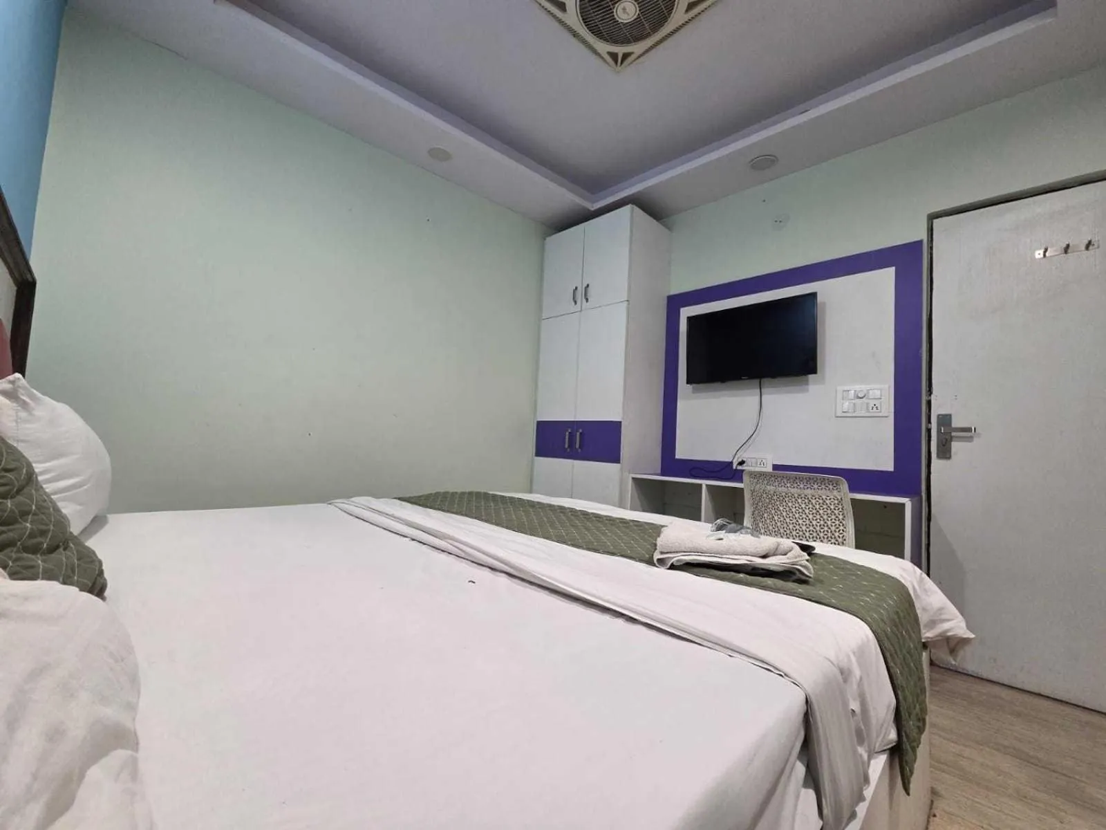 Bedroom, Bed in Hotel O Nangloi Railway Station Formerly Chahal Guest House