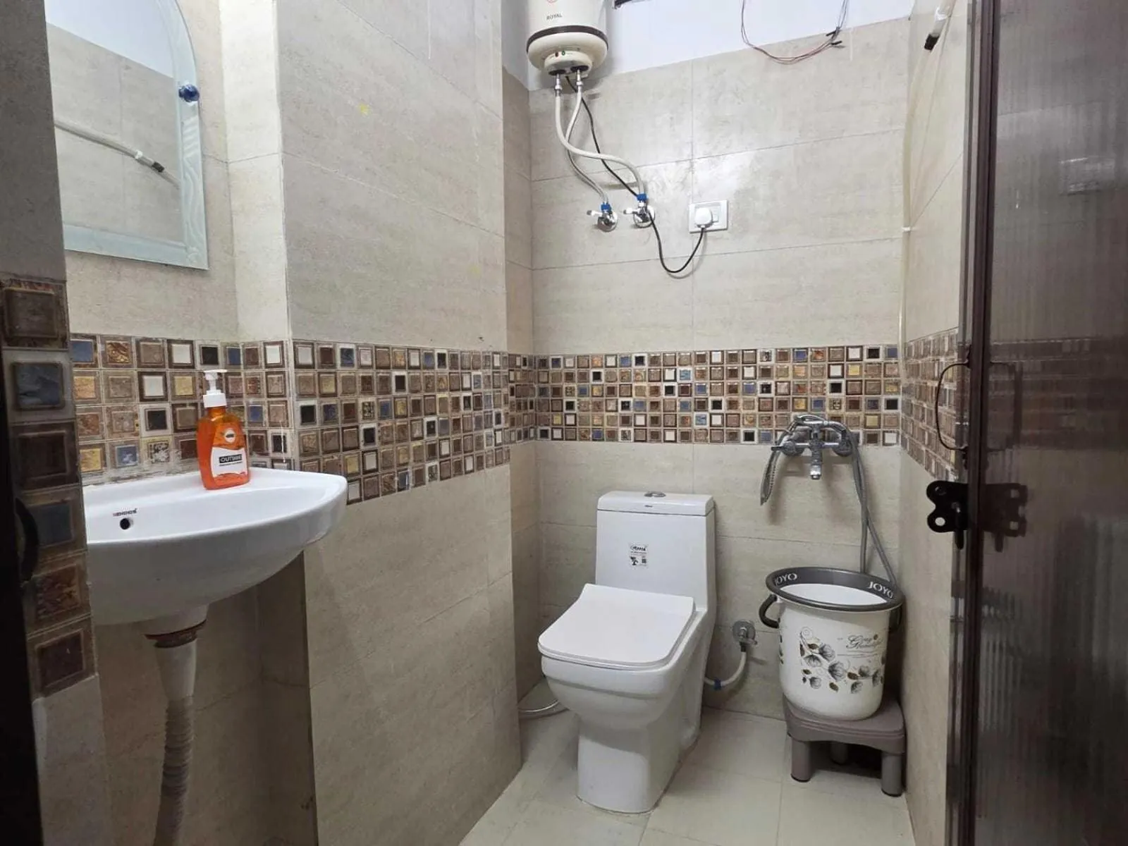 Bathroom in Hotel O Nangloi Railway Station Formerly Chahal Guest House