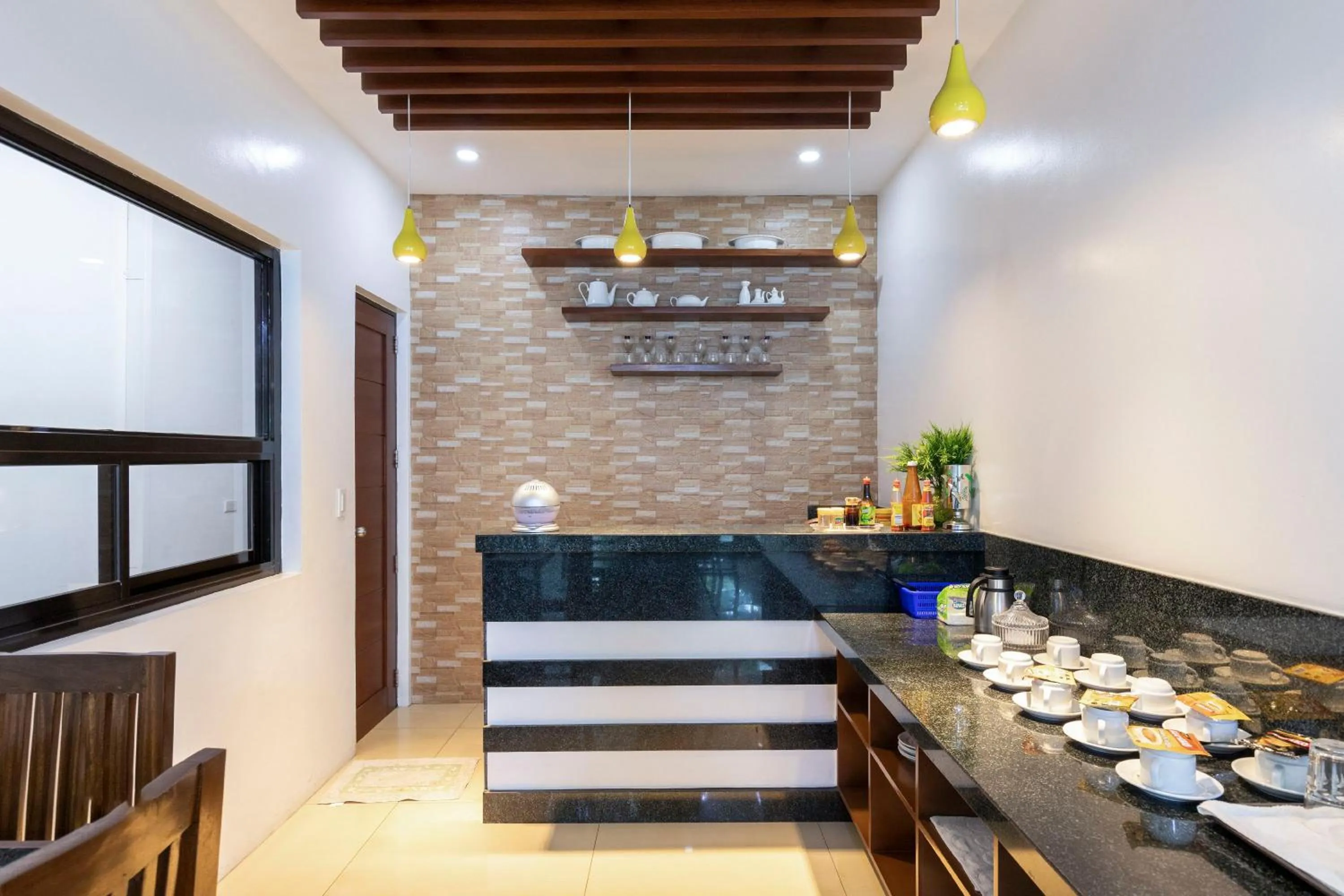 Coffee/tea facilities in Yellowbell Hotel