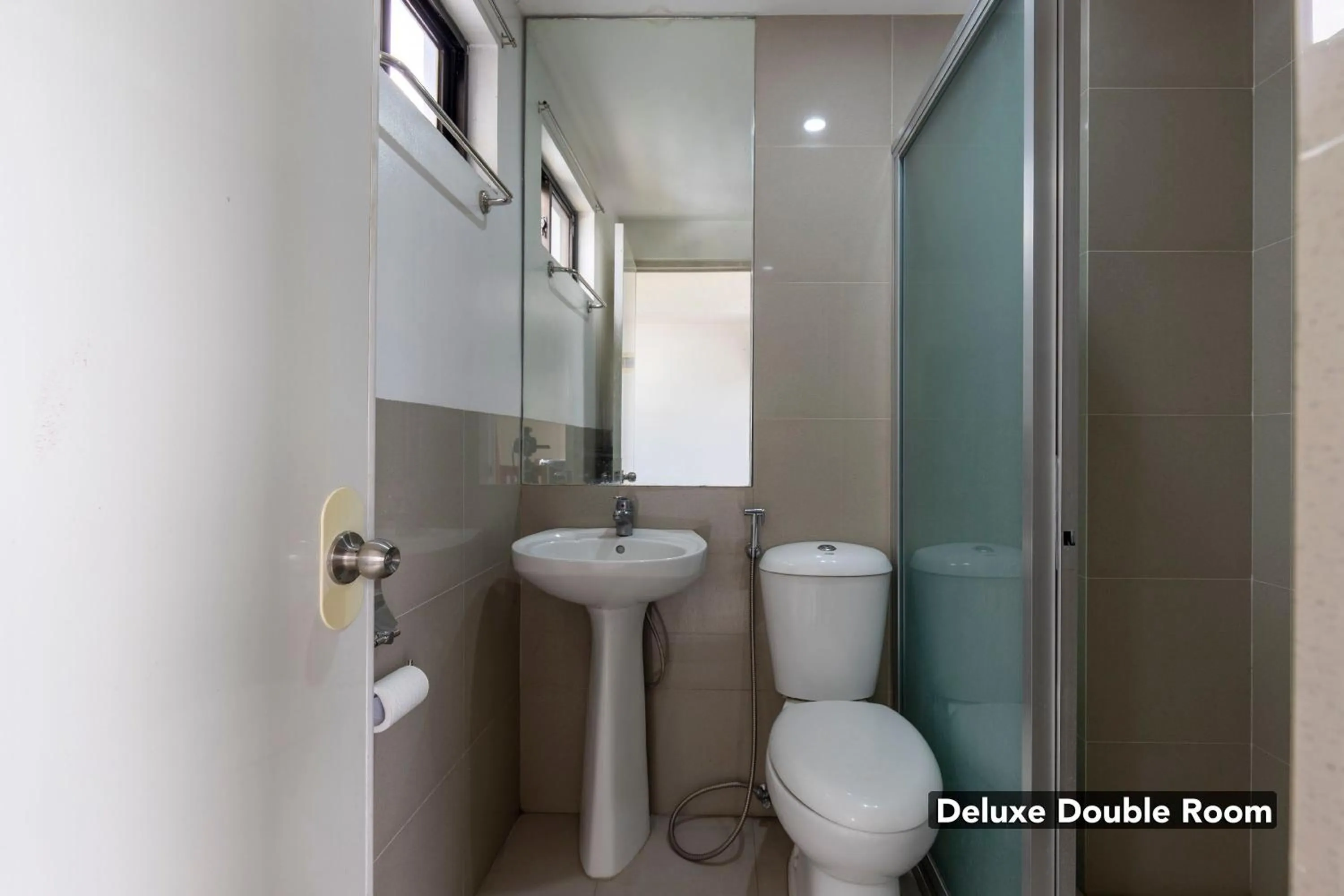 Bathroom in Yellowbell Hotel