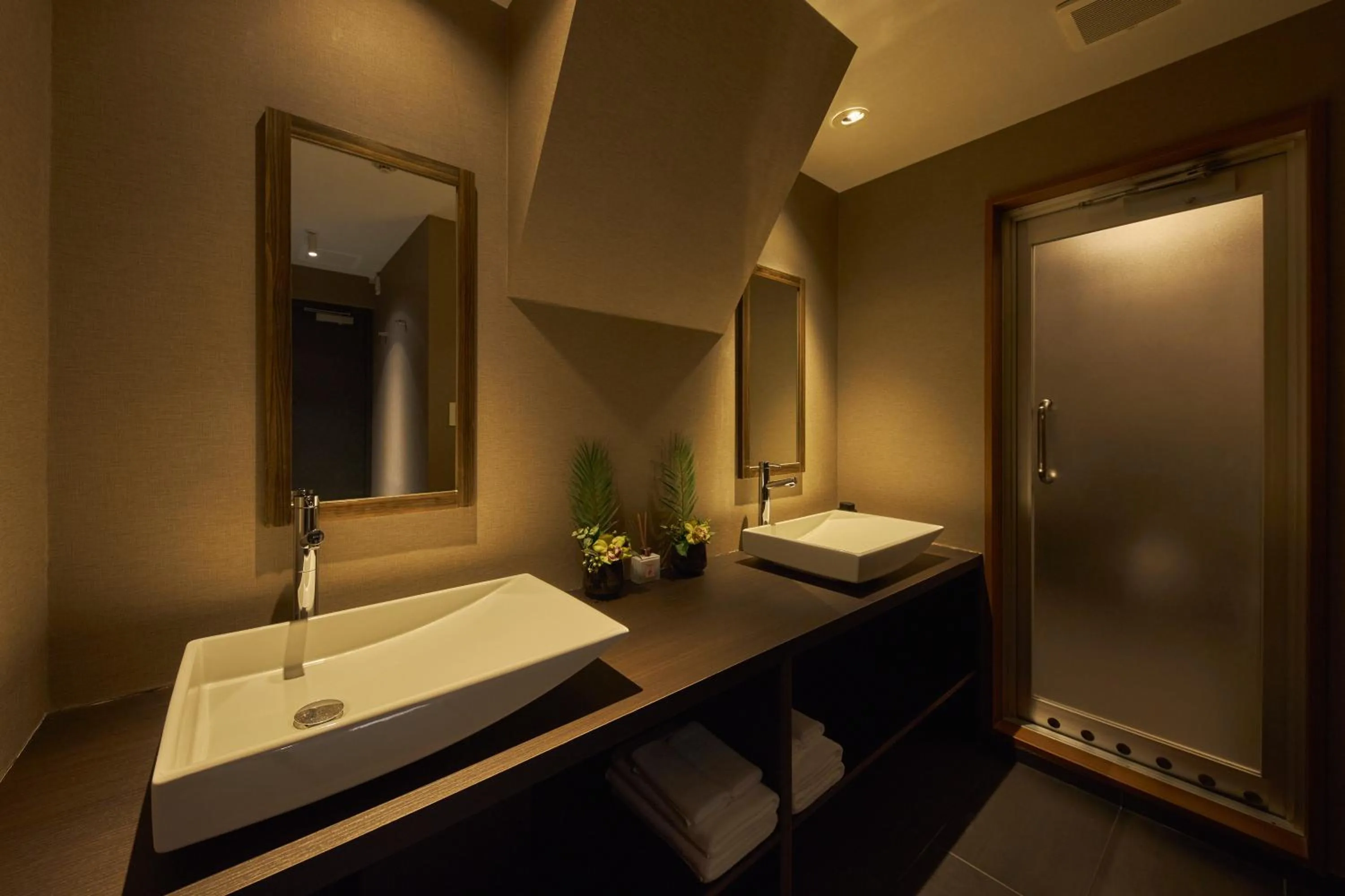 SAKE Kura Hotel 川崎宿