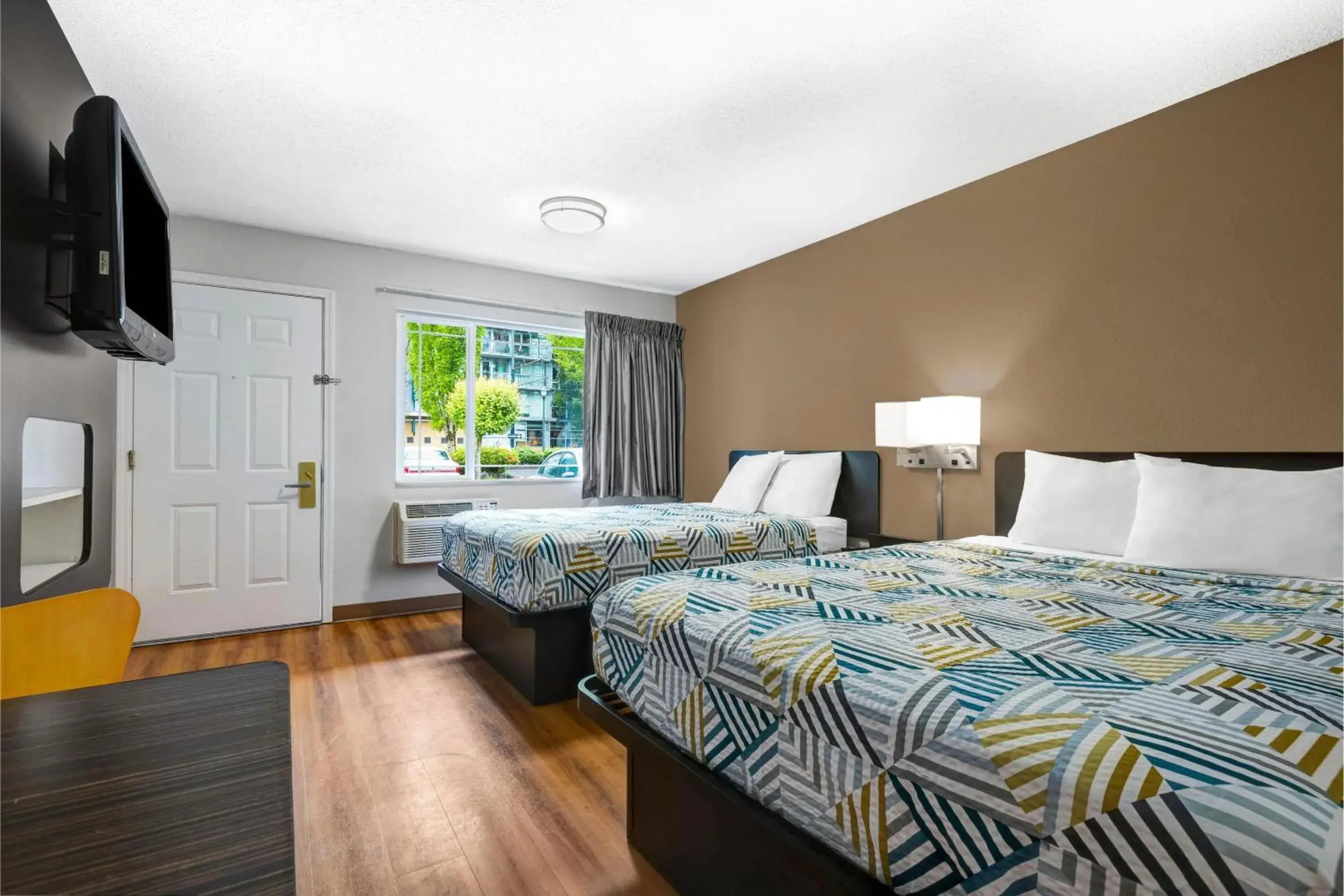 Classic Quadruple Room - single occupancy in Motel 6 - Motel 6 Portland, OR - Downtown Classic Quadruple Room - single occupancy in Motel 6 - Motel 6 Portland, OR - Downtown