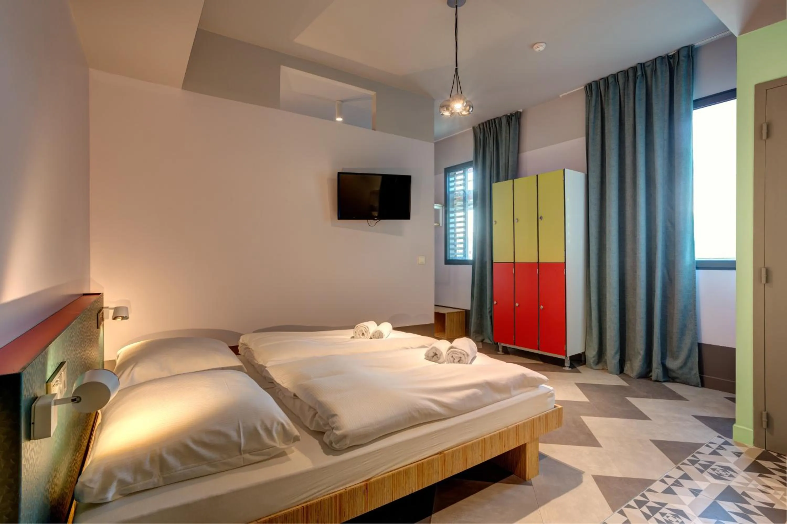 Bedroom, Bed in MEININGER Hotel Paris Porte de Vincennes