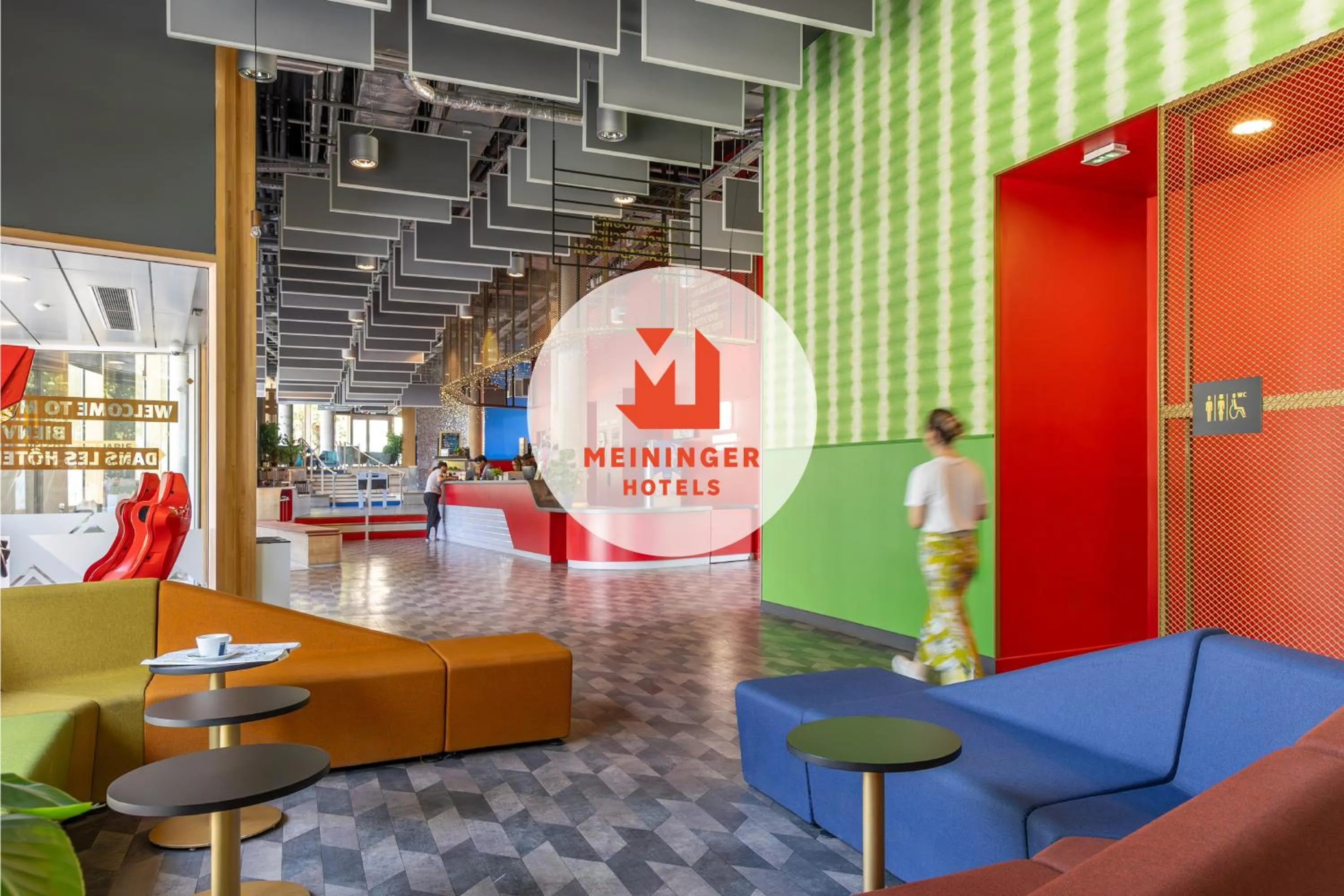 Lobby or reception in MEININGER Hotel Paris Porte de Vincennes