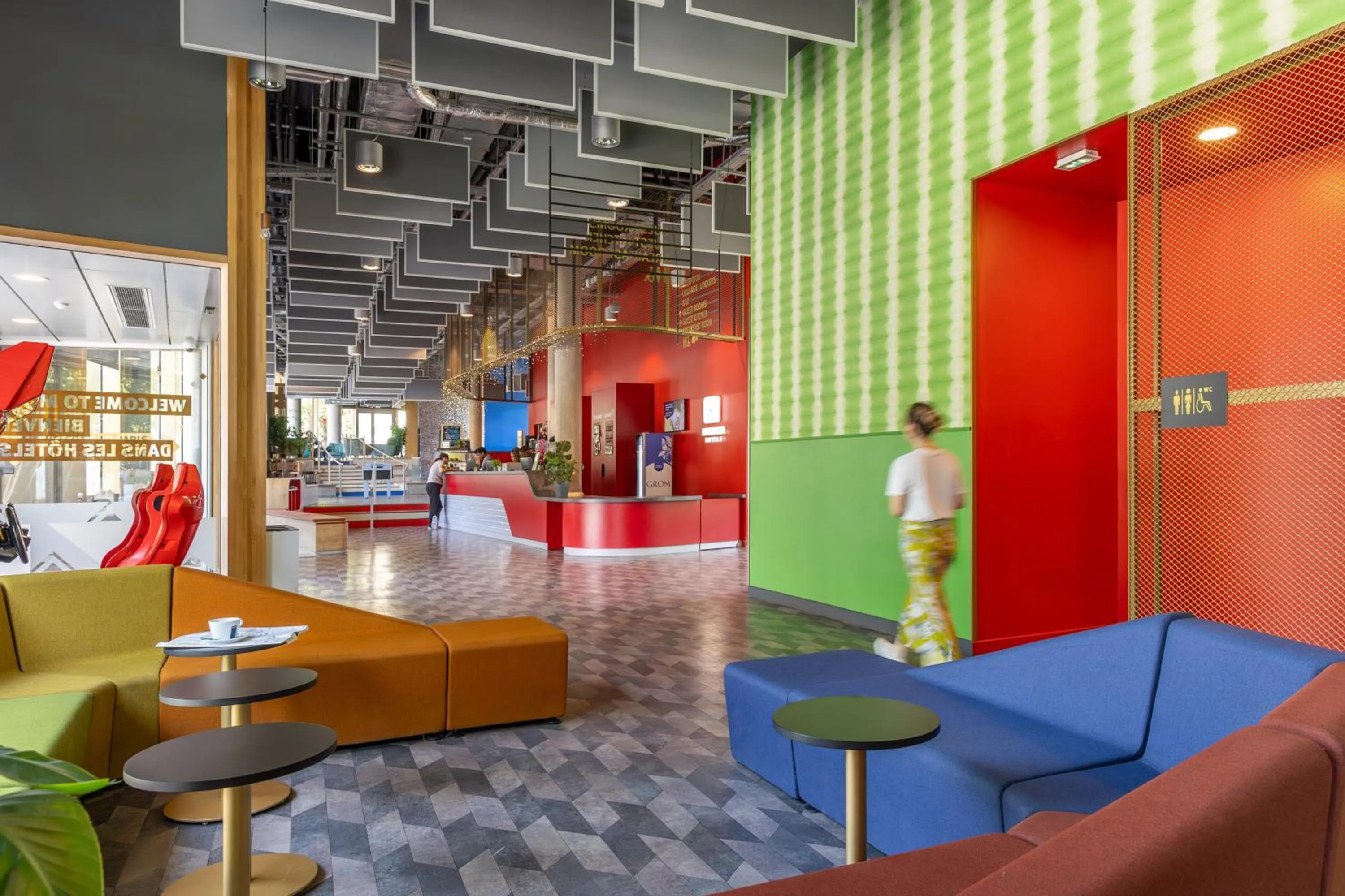 Lobby or reception in MEININGER Hotel Paris Porte de Vincennes