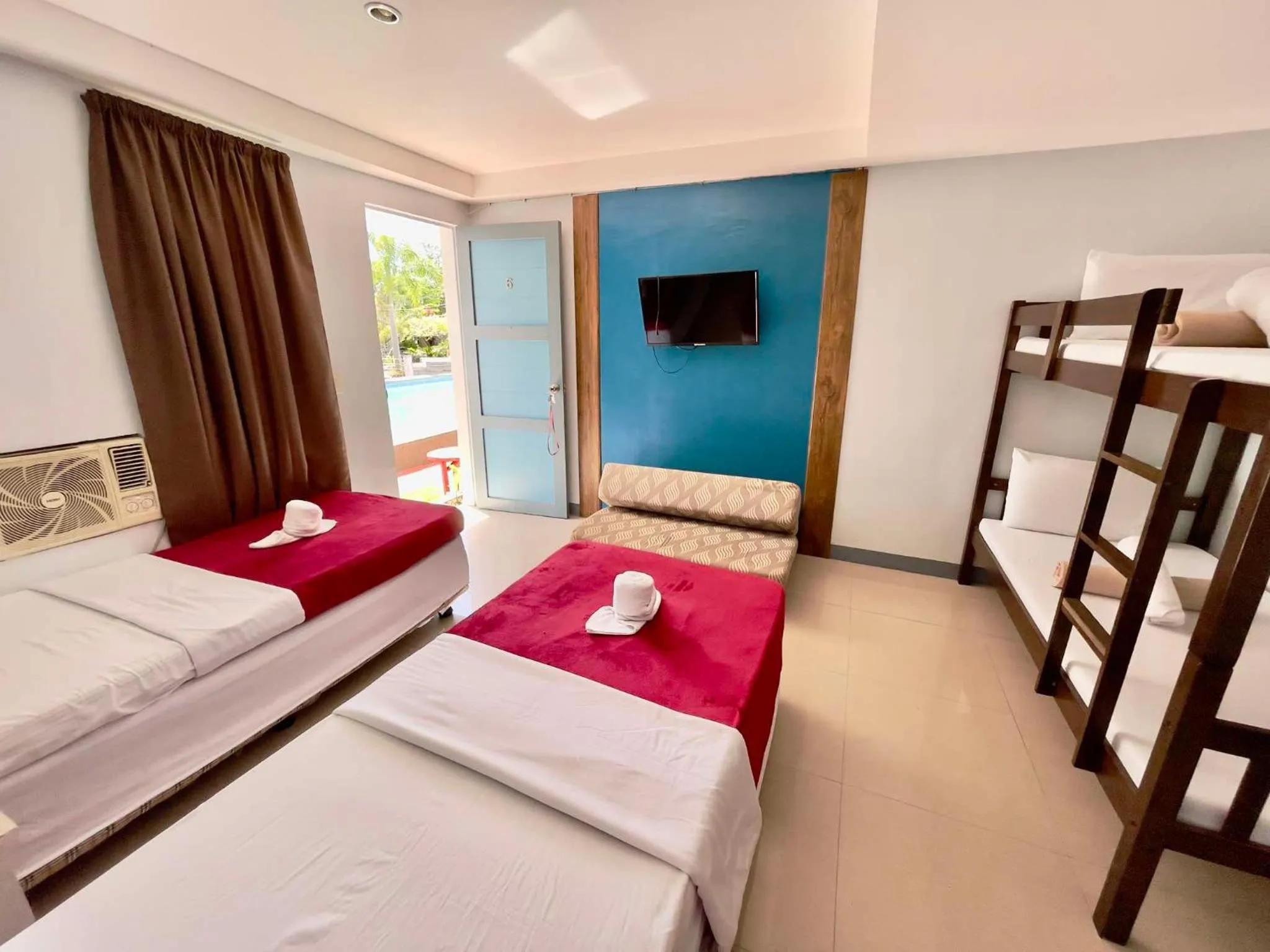 Bed in Little Rock Cebu