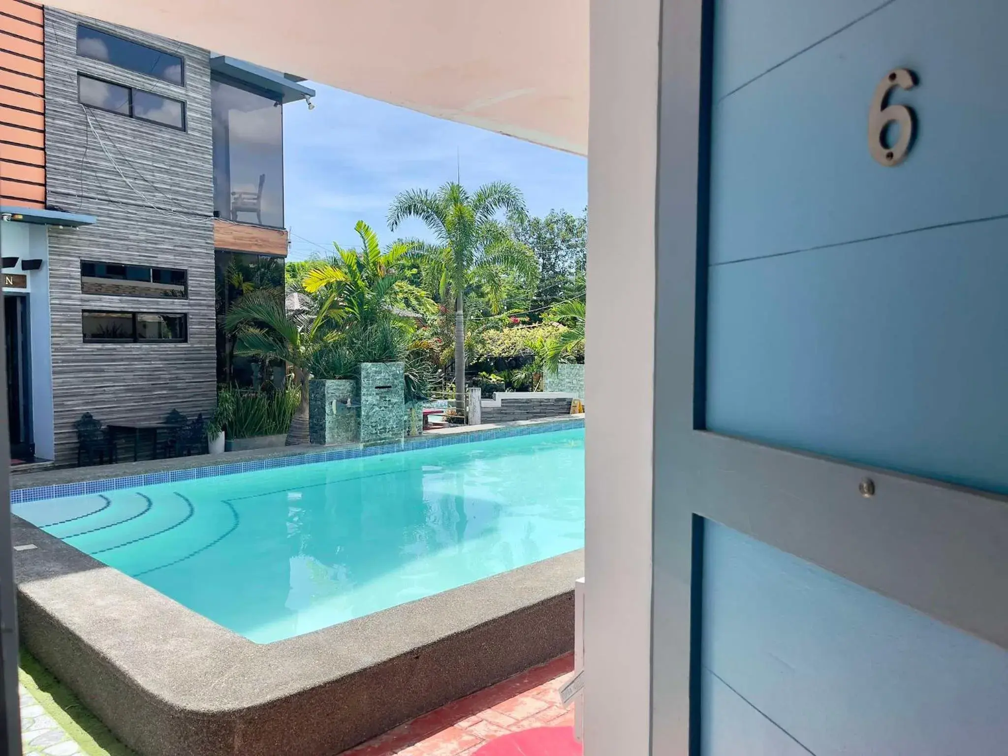 Property building in Little Rock Cebu Property building in Little Rock Cebu