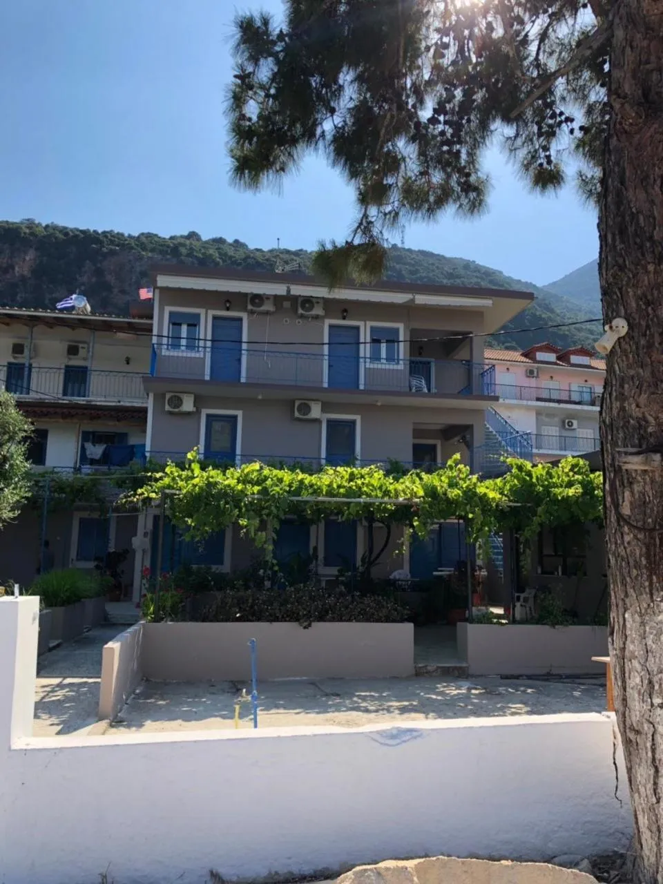 Property building in Akrogiali Studios