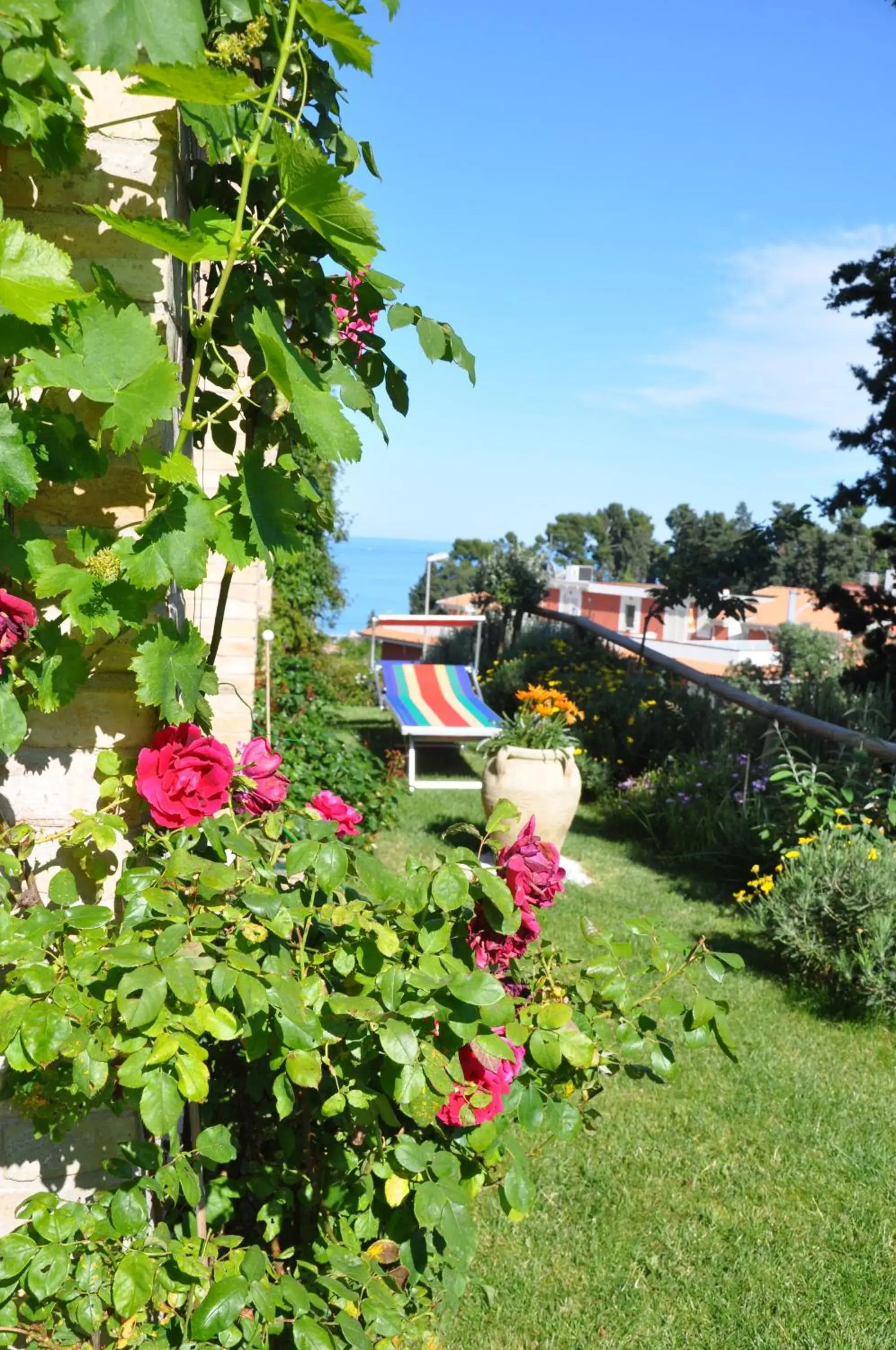 Double Room with Extra Bed in Bed and Breakfast Latteletto Double Room with Extra Bed in Bed and Breakfast Latteletto