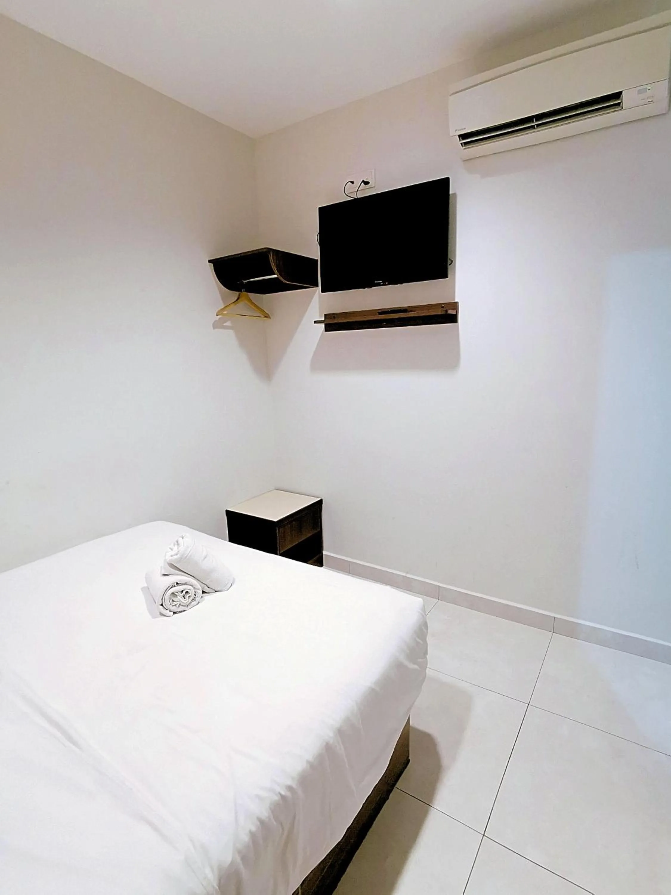 TV and multimedia, Bed in HKF Hotel