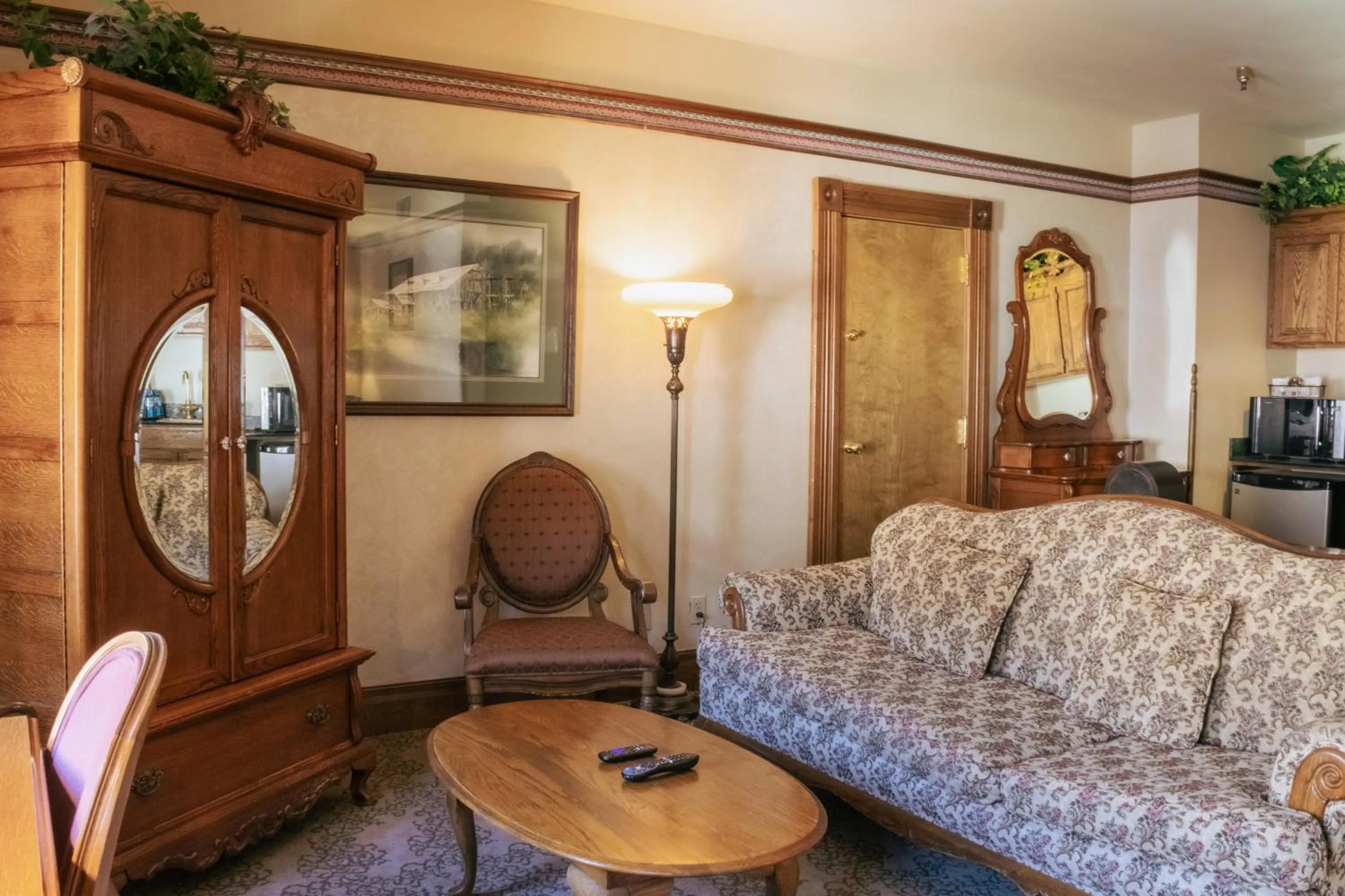 Living room in Historic Bullock Hotel