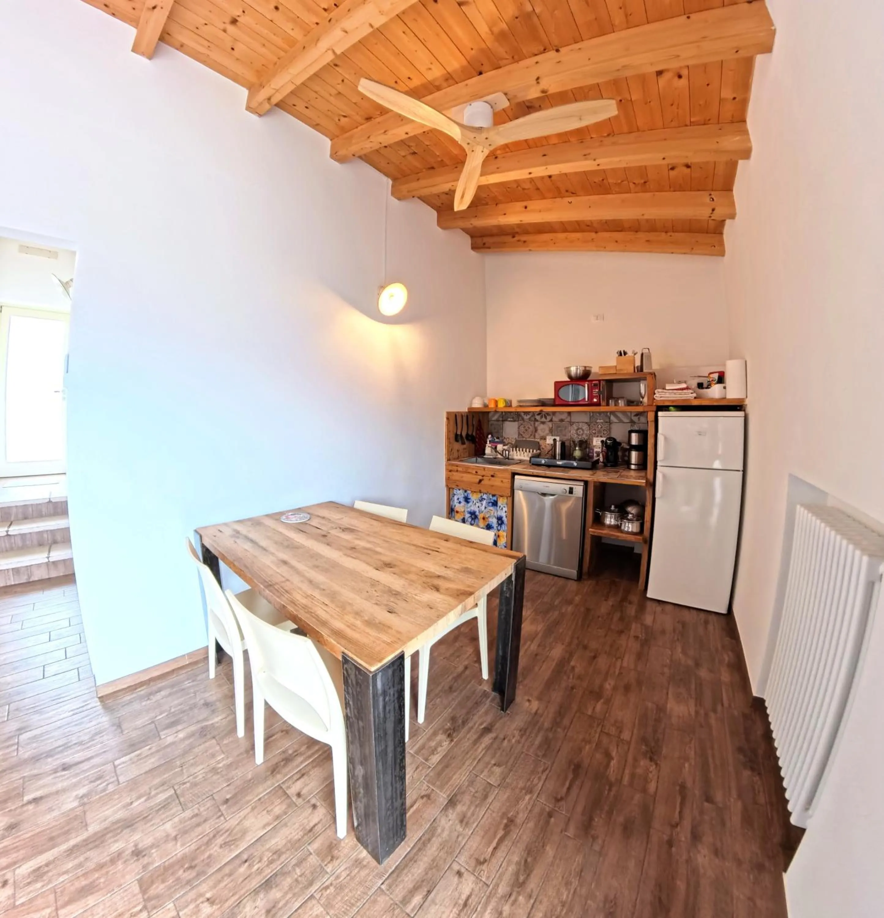 Kitchen or kitchenette in Oasi Da Vinci Apartments Lake Garda View