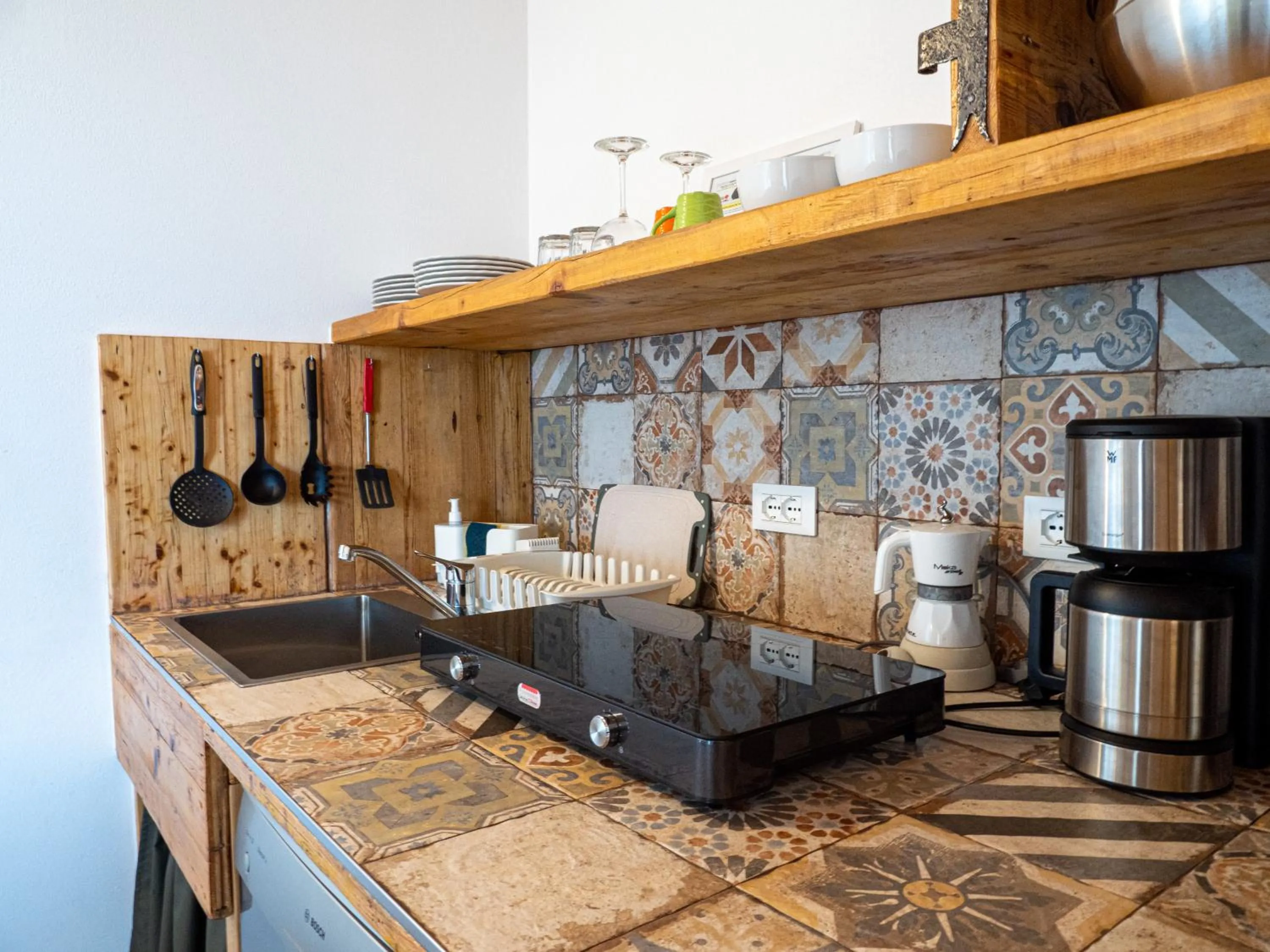 Coffee/tea facilities in Oasi Da Vinci Apartments Lake Garda View