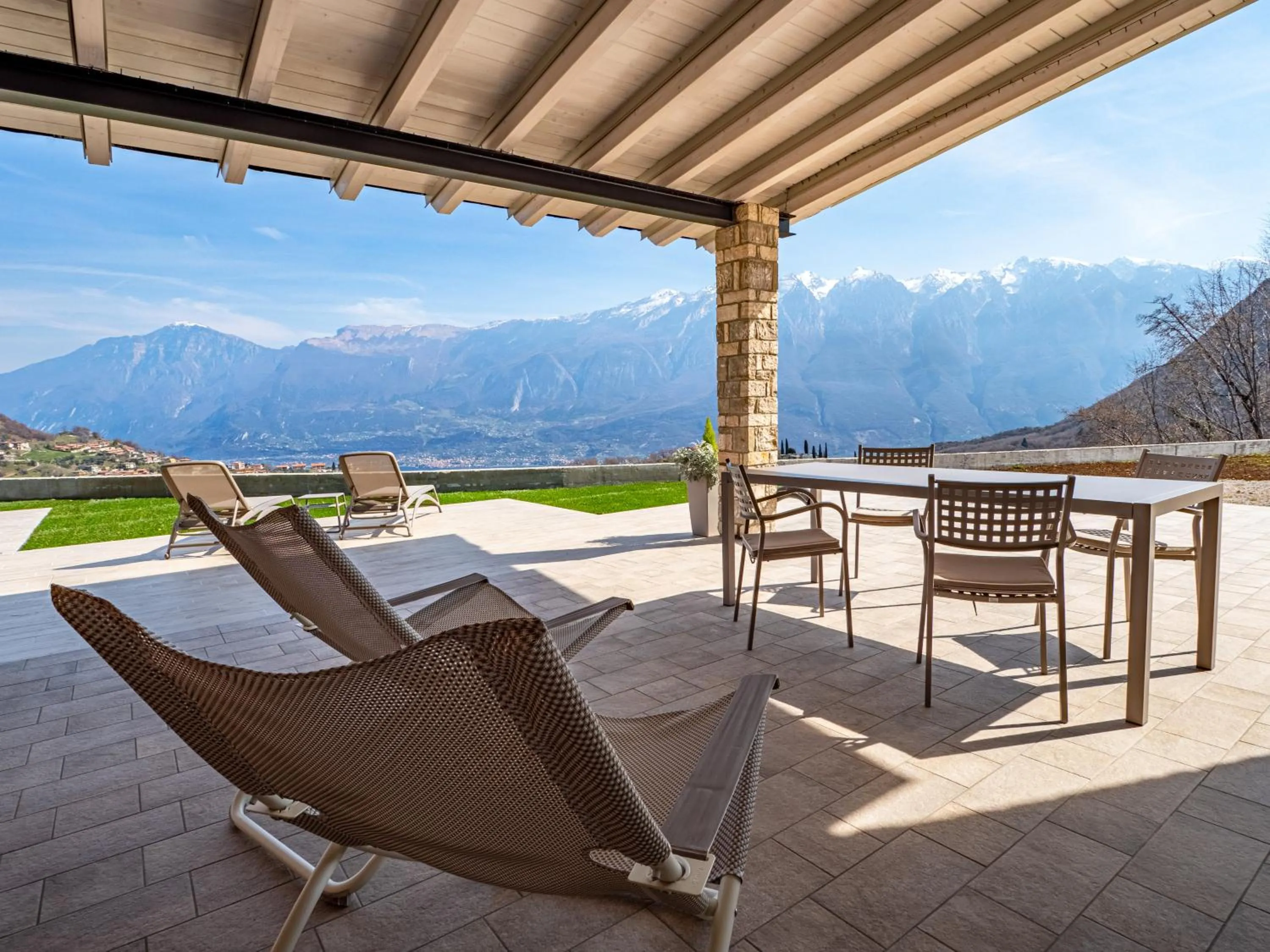 Patio in Oasi Da Vinci Apartments Lake Garda View