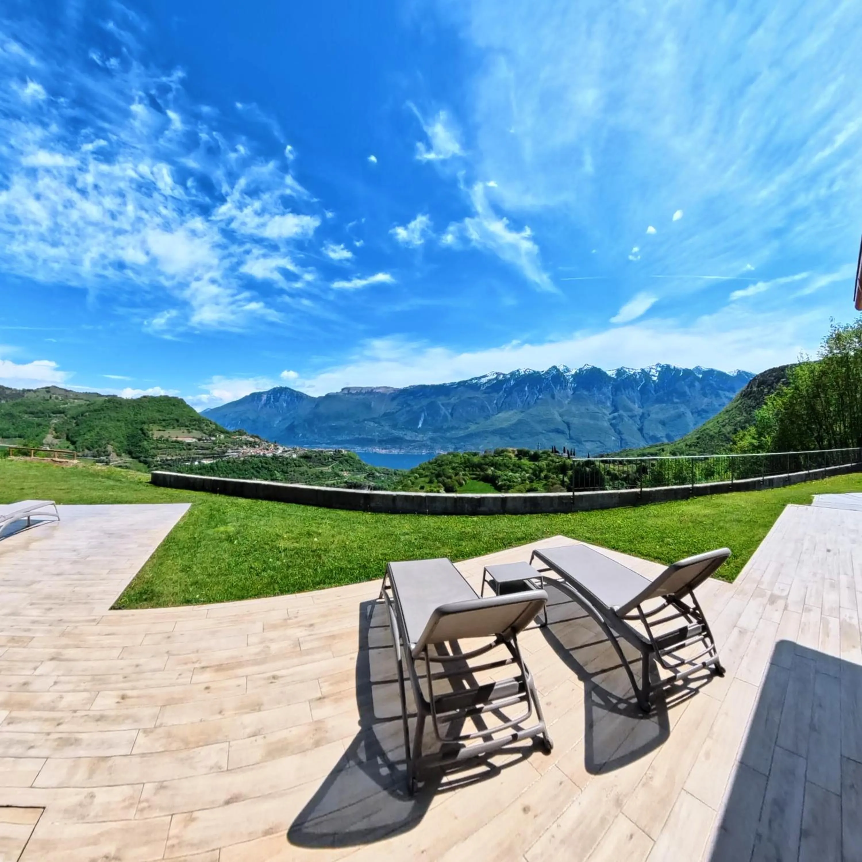 Patio in Oasi Da Vinci Apartments Lake Garda View