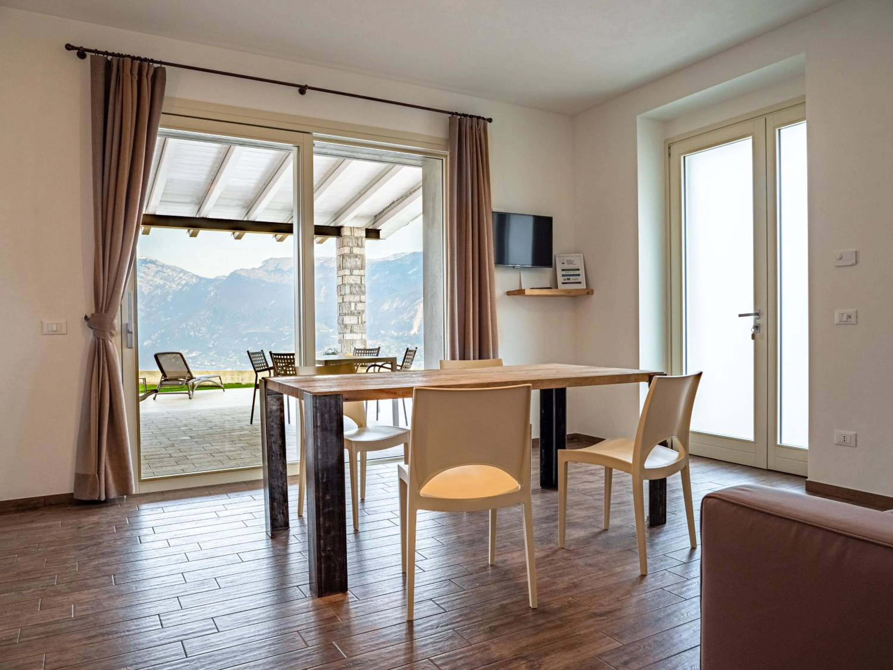 Natural landscape in Oasi Da Vinci Apartments Lake Garda View