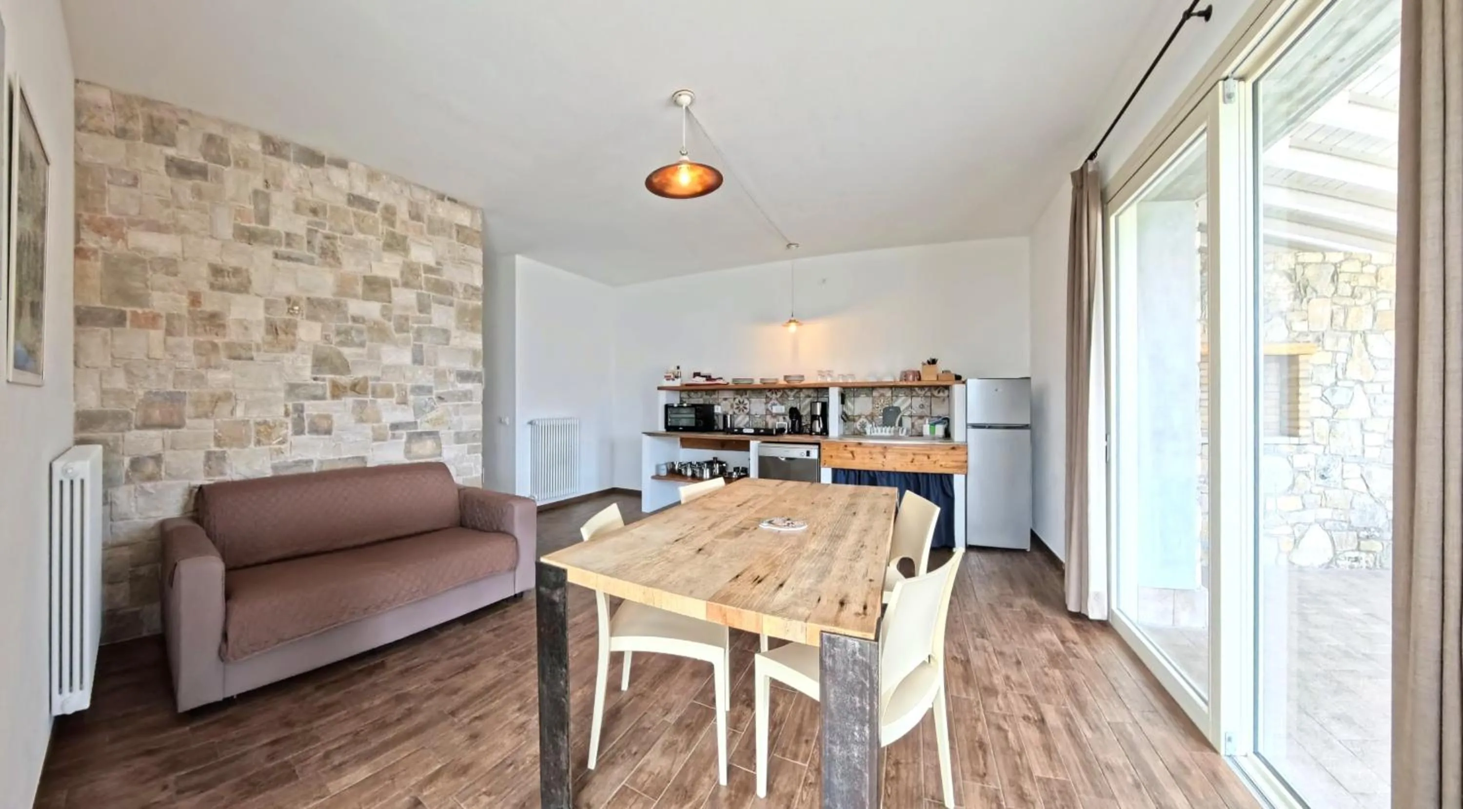 TV and multimedia in Oasi Da Vinci Apartments Lake Garda View