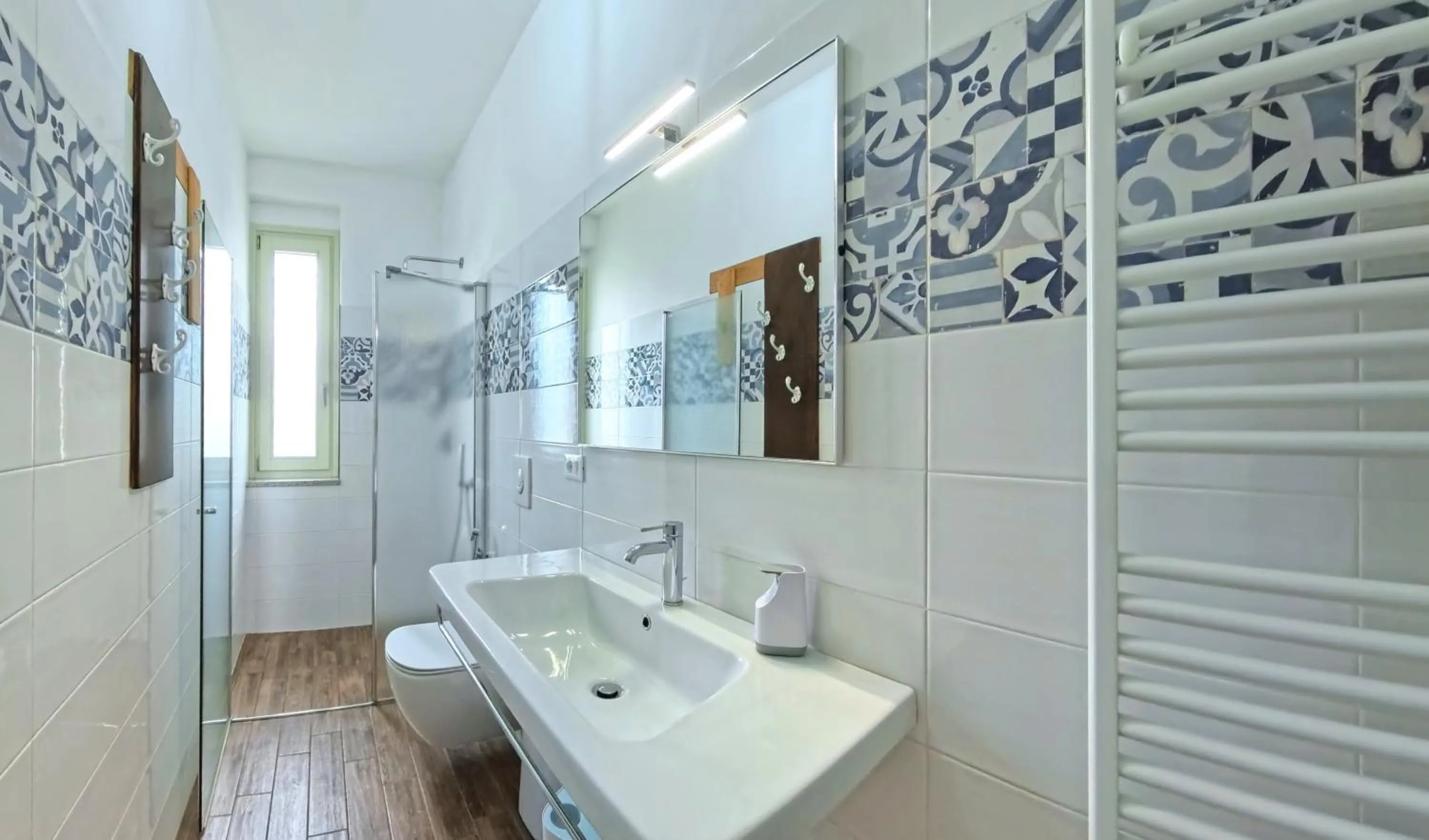 Shower in Oasi Da Vinci Apartments Lake Garda View