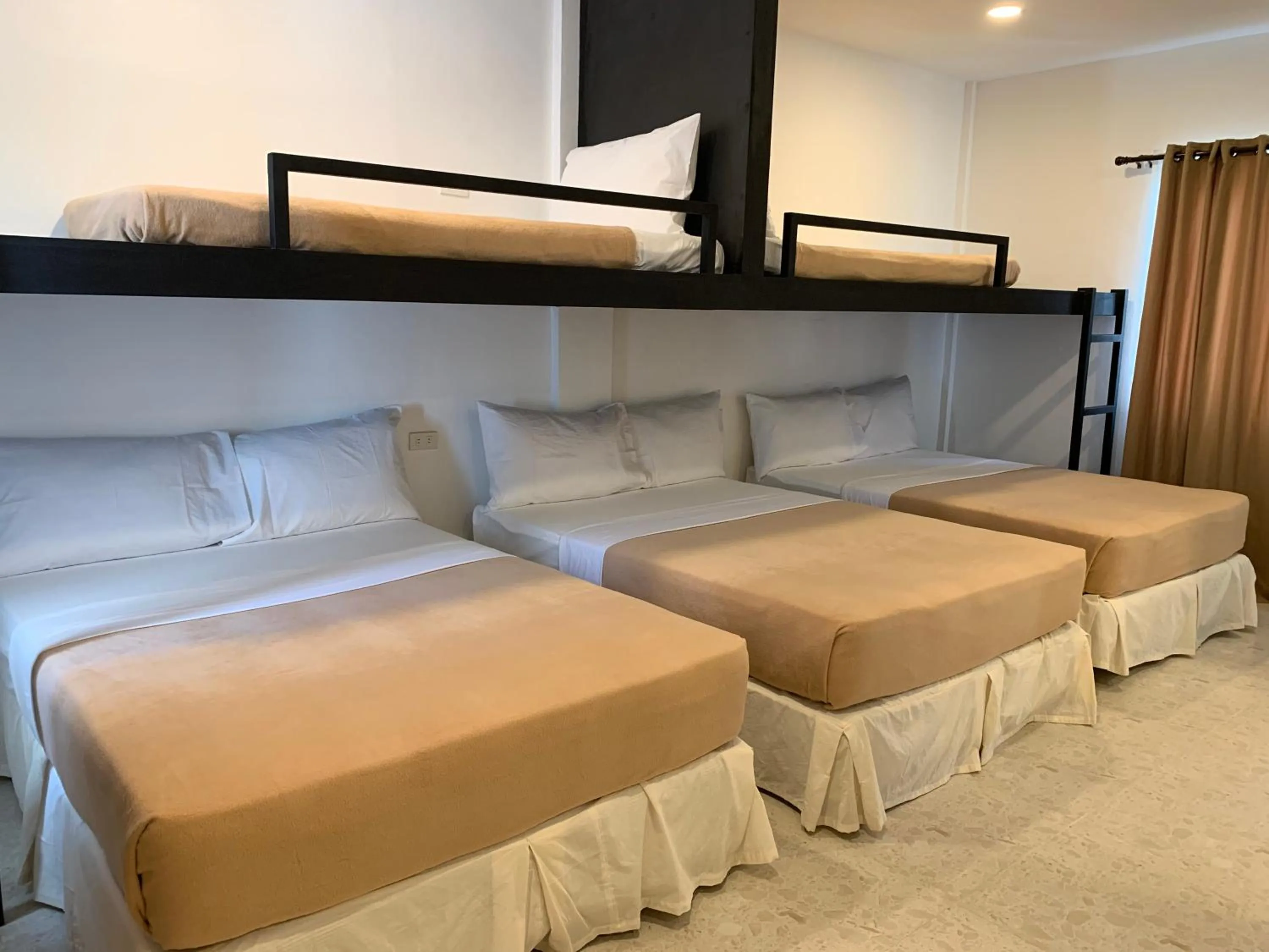 Bed in Cebu R Resort Tabuelan