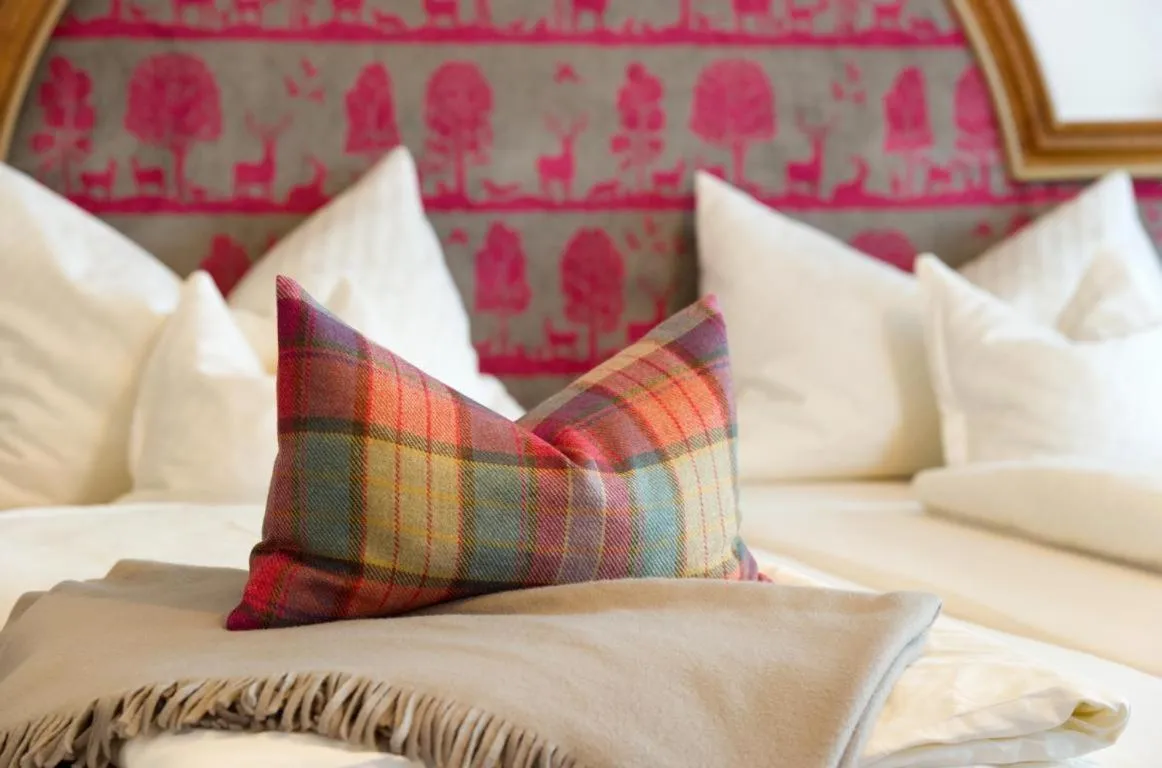 Bed in Hotel Alpenkönig