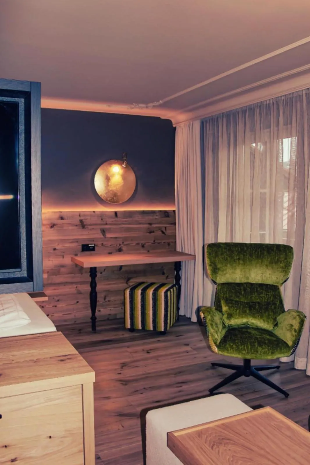 Bed in Hotel Alpenkönig