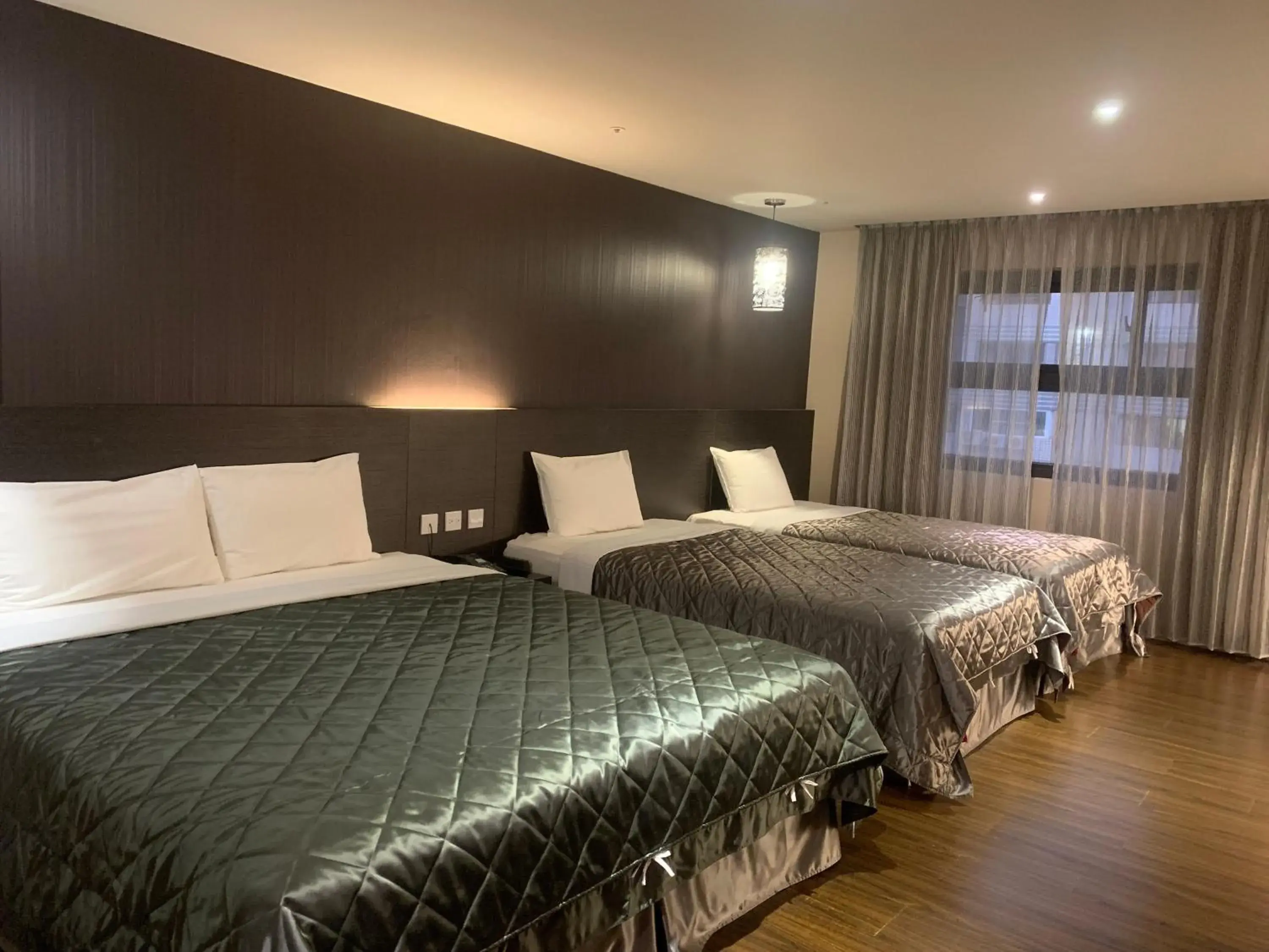 Photo of the whole room, Bed in Fine Hotel Photo of the whole room, Bed in Fine Hotel