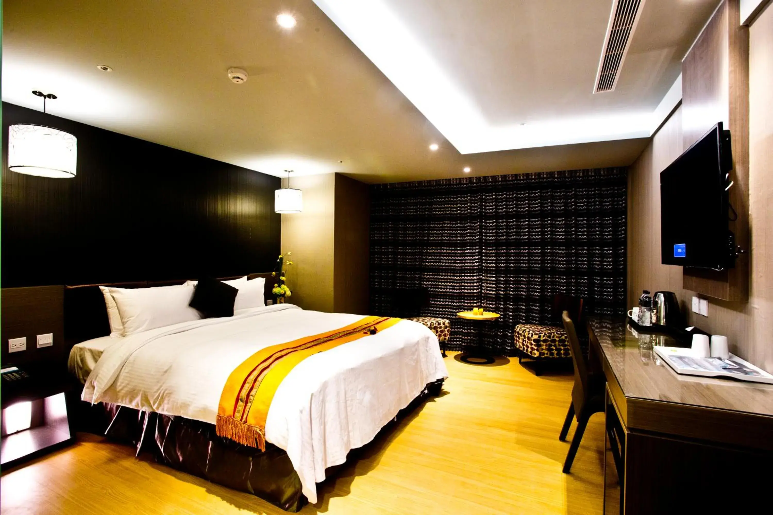 Photo of the whole room, Bed in Fine Hotel Photo of the whole room, Bed in Fine Hotel