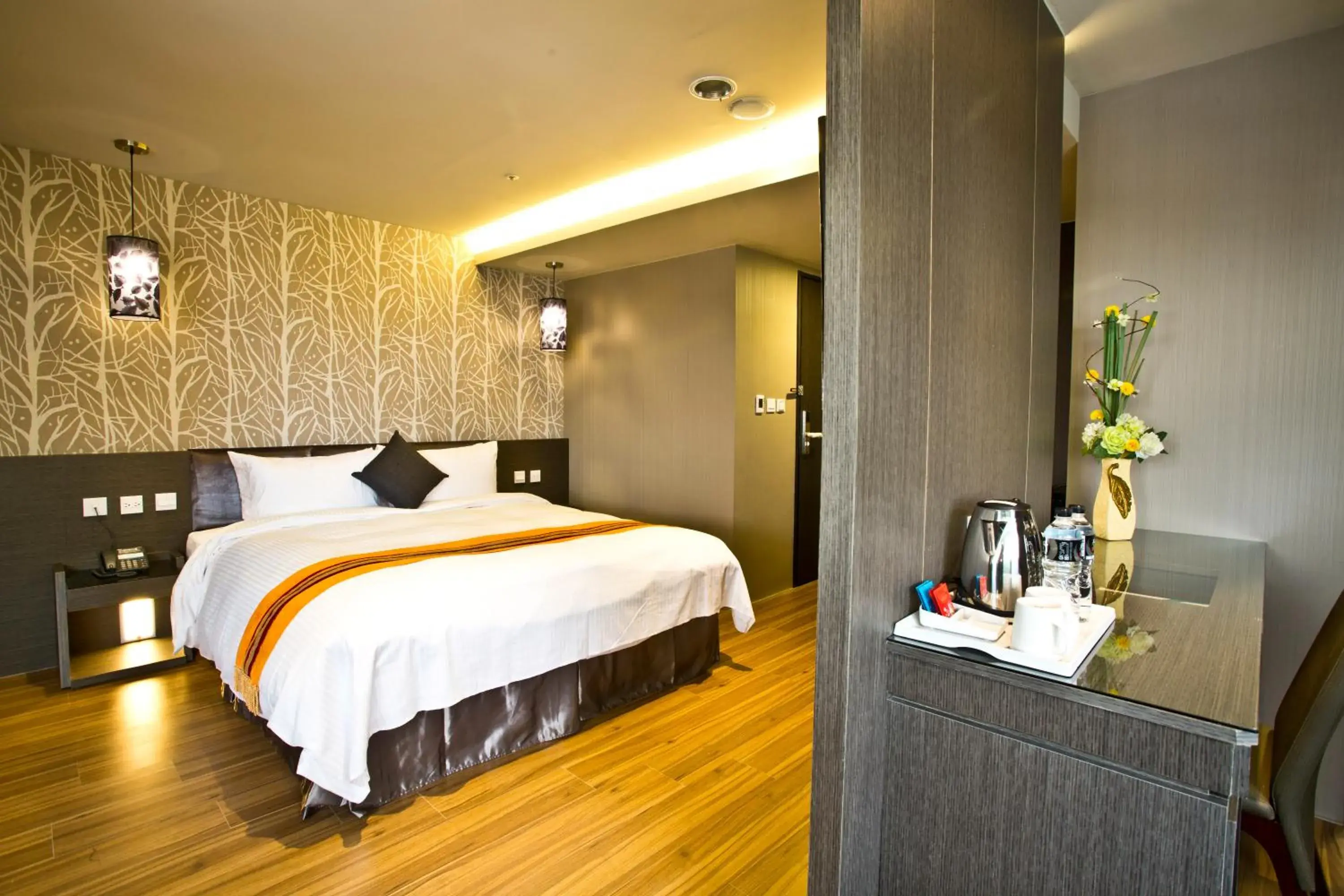 Photo of the whole room, Bed in Fine Hotel Photo of the whole room, Bed in Fine Hotel