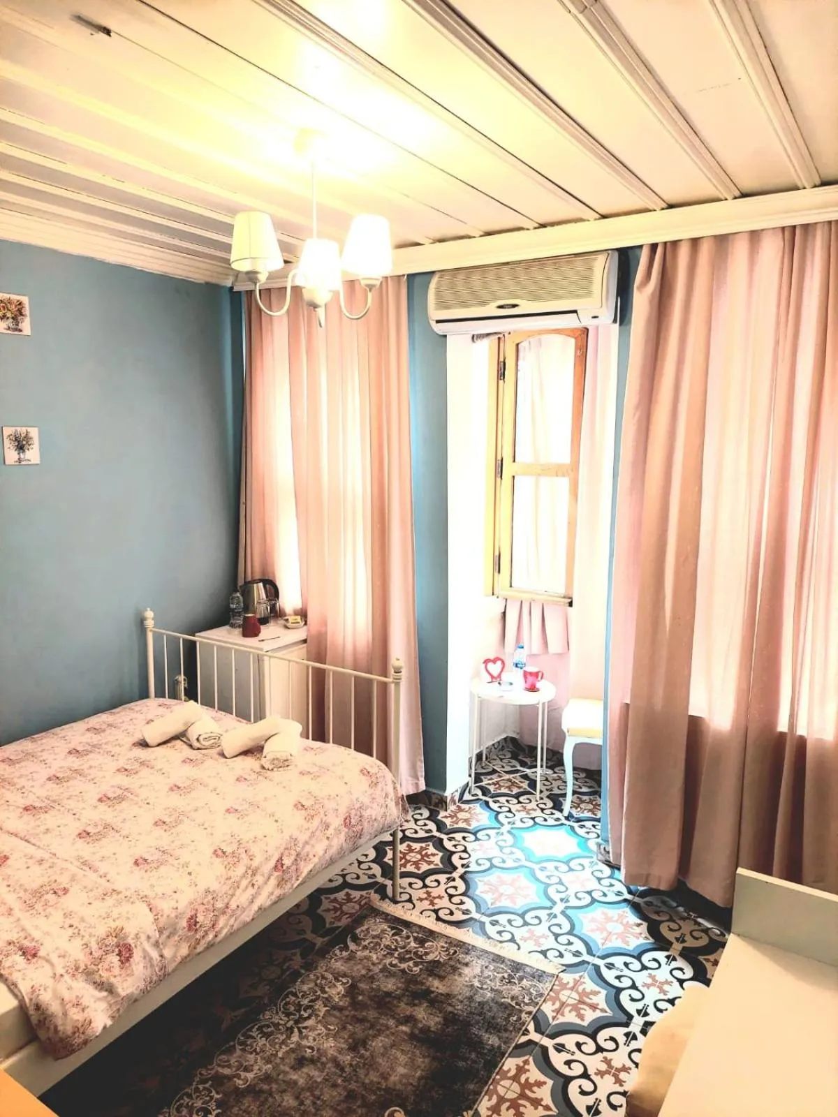 Photo of the whole room, Bed in La bella hotel