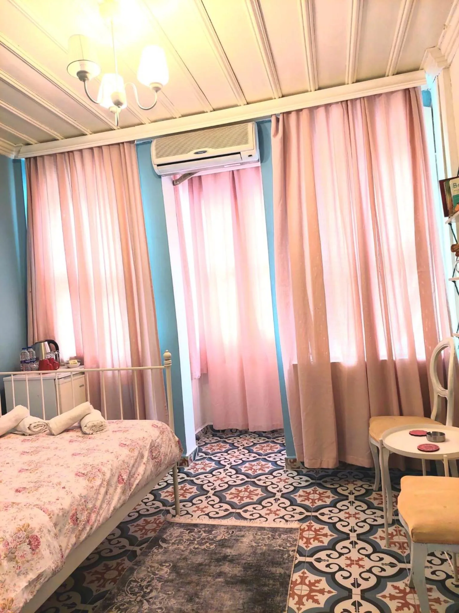 Photo of the whole room, Bed in La bella hotel