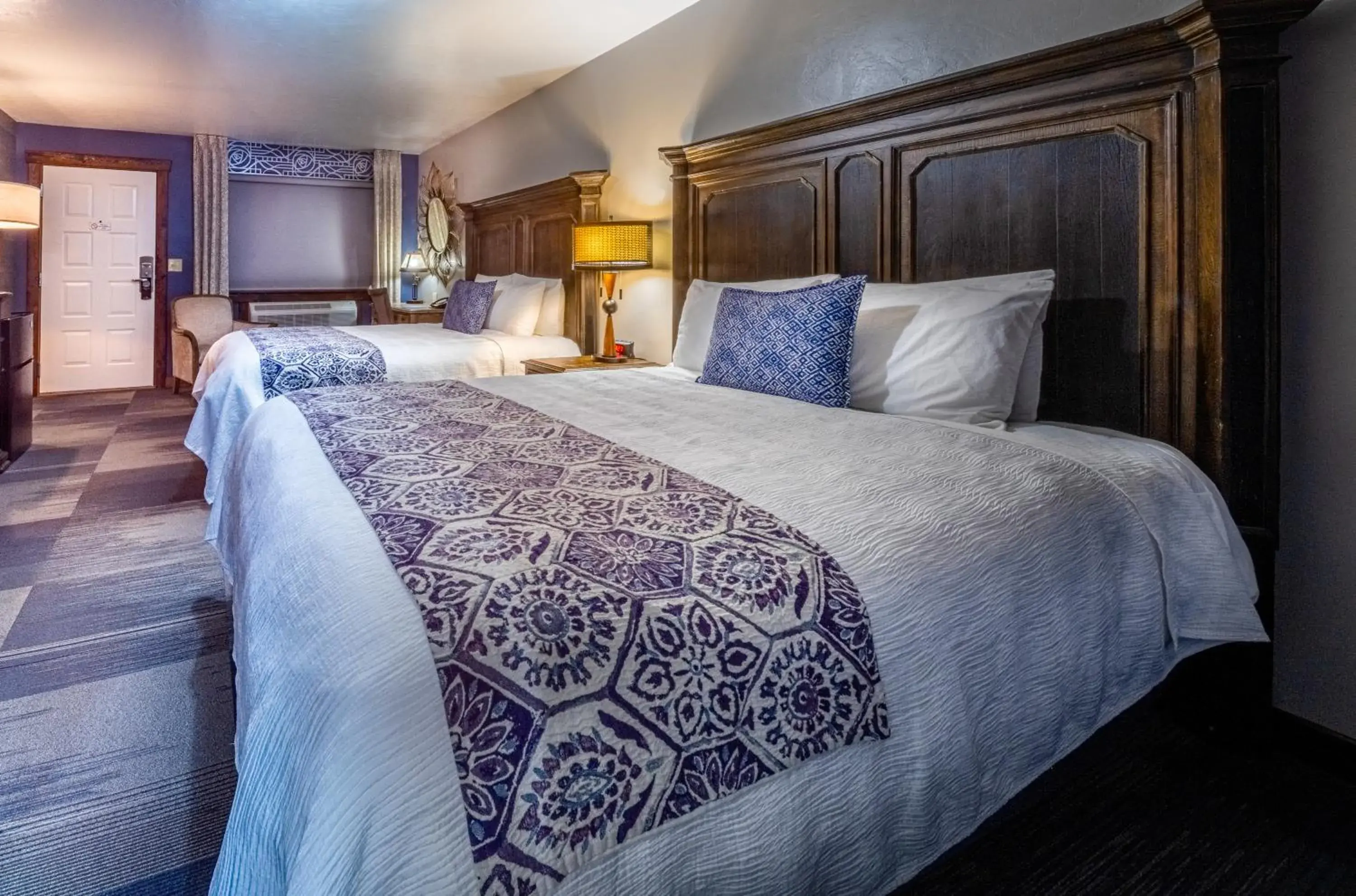 Queen Room with Two Queen Beds in Desert Rose Resort & Cabins Queen Room with Two Queen Beds in Desert Rose Resort & Cabins