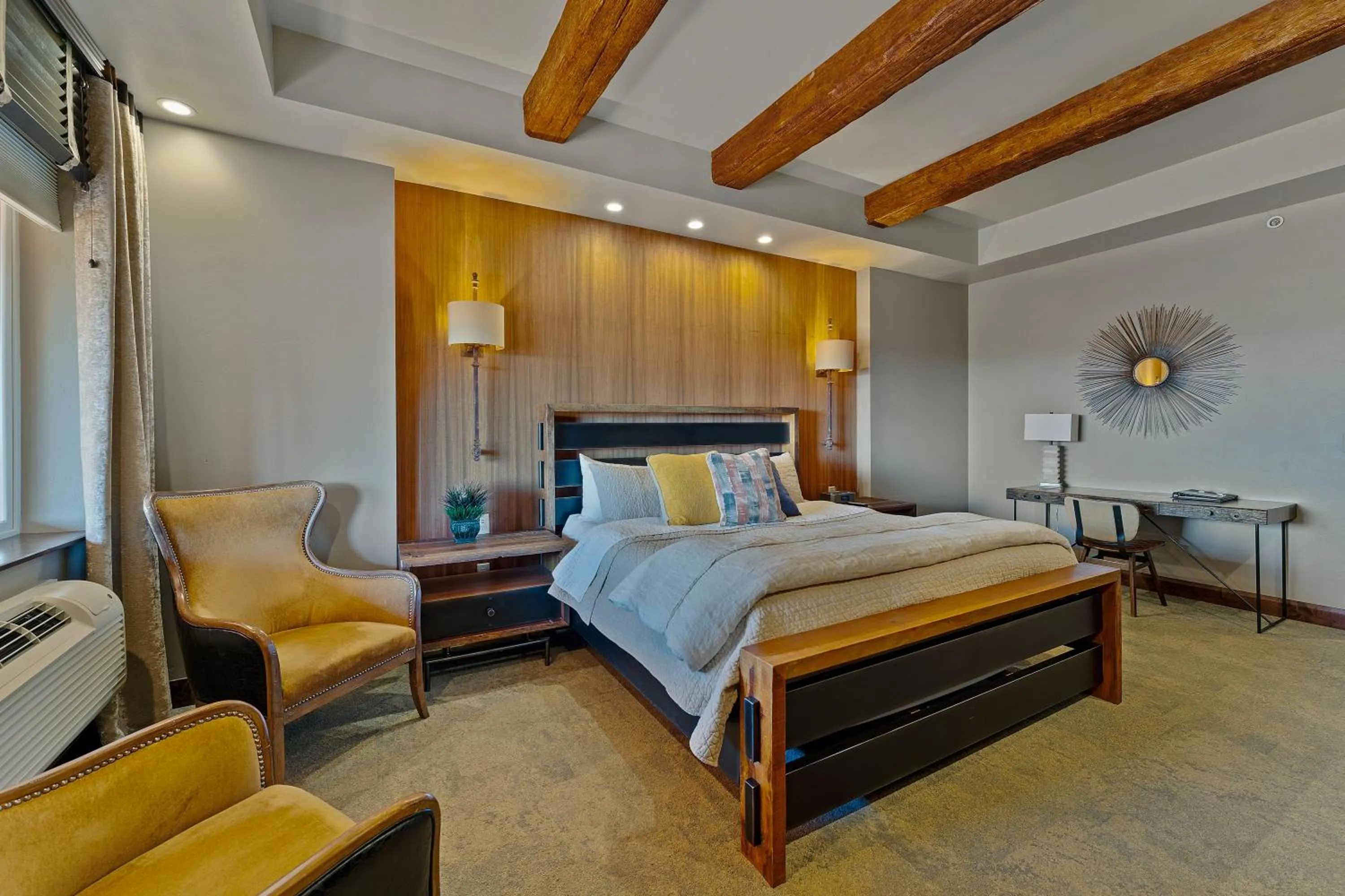 Bedroom, Bed in Desert Rose Resort & Cabins