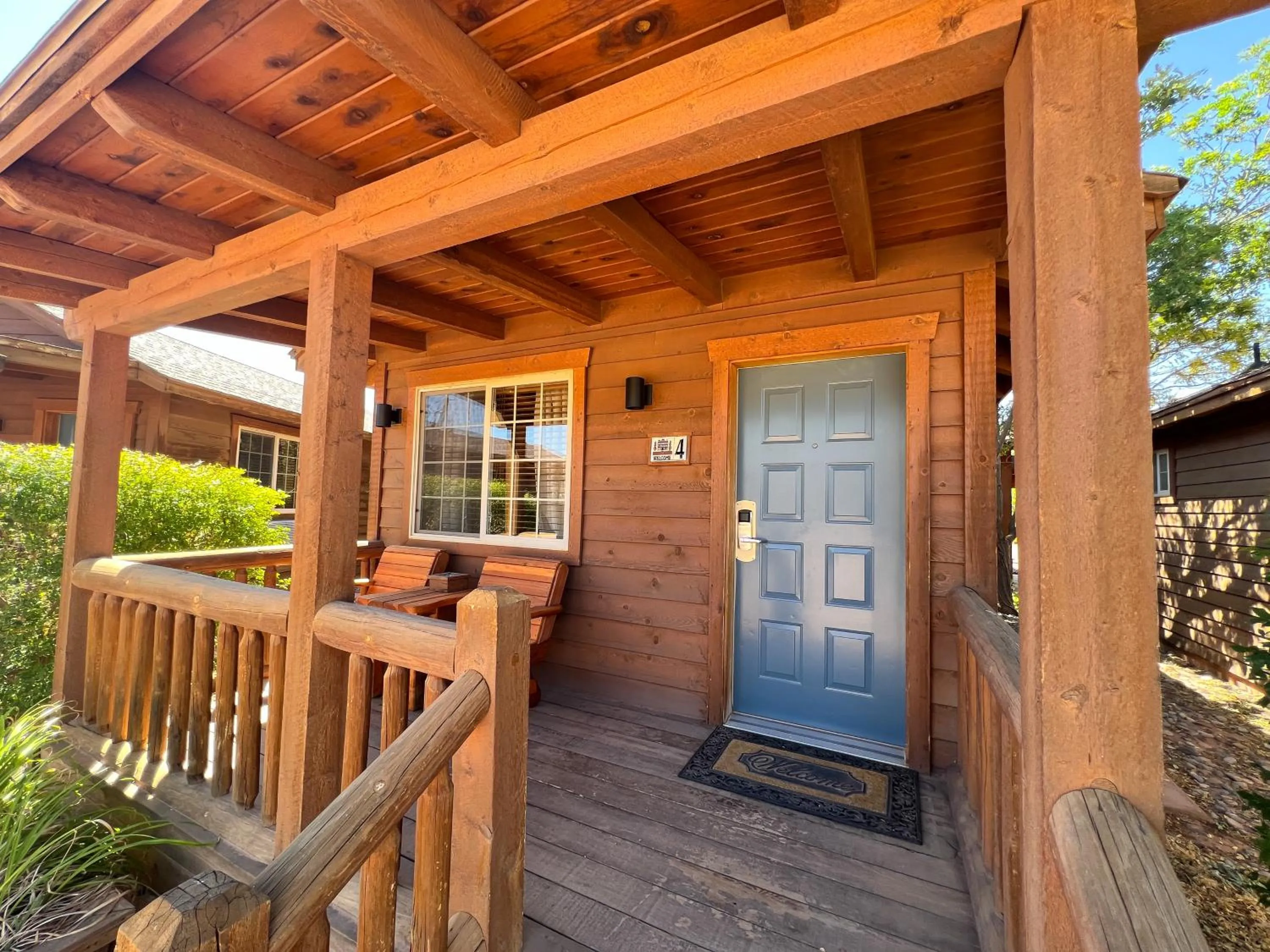 Street view in Desert Rose Resort & Cabins