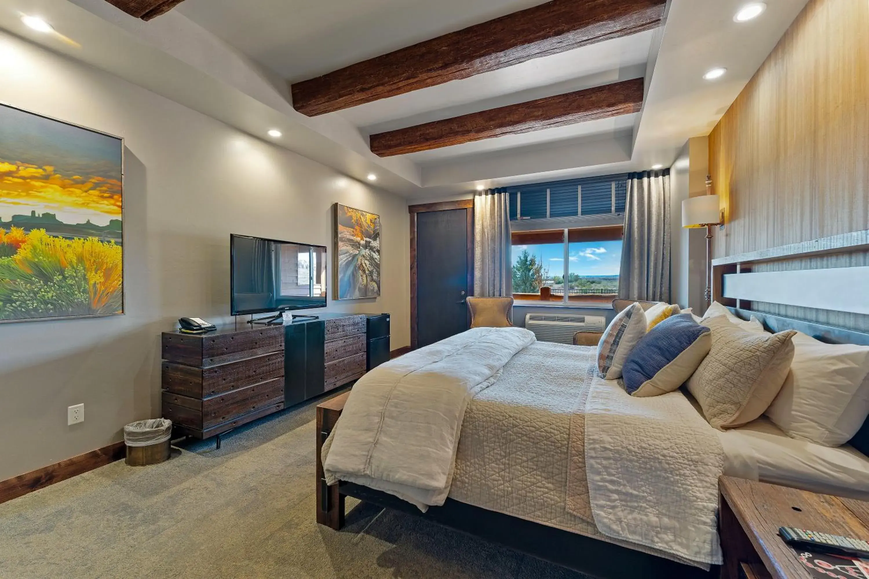 King Room with Roll-In Shower - Disability Access in Desert Rose Resort & Cabins King Room with Roll-In Shower - Disability Access in Desert Rose Resort & Cabins