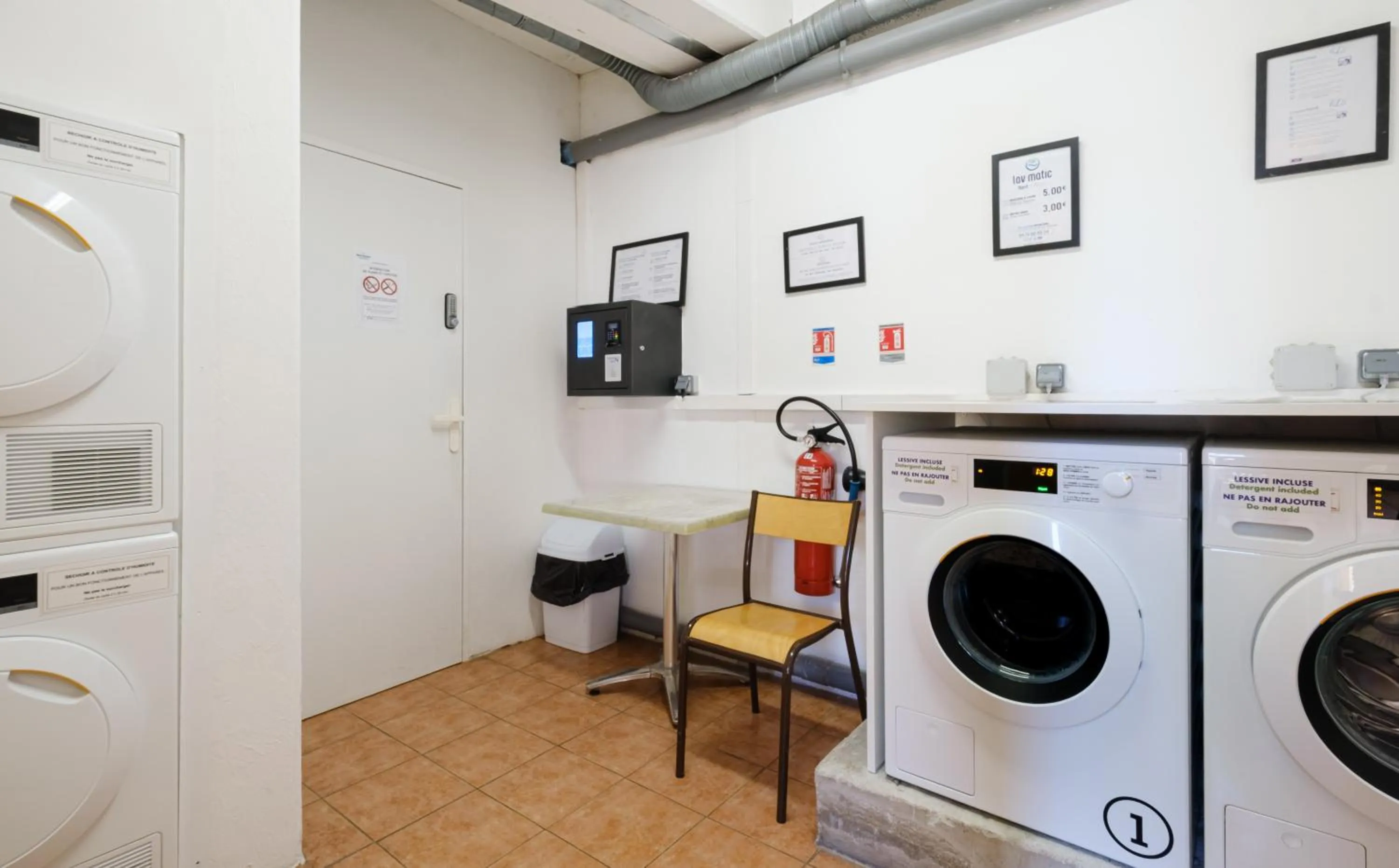 washing machine in Résidence Pierre & Vacances Premium Port Prestige