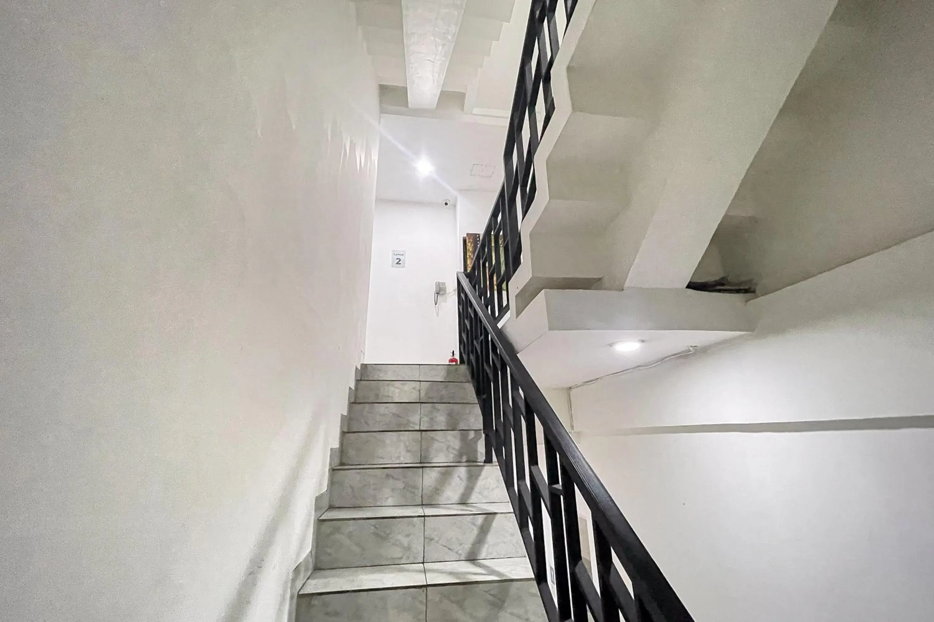 Property building in RedDoorz Hotel Capsule at Batu Tulis Property building in RedDoorz Hotel Capsule at Batu Tulis