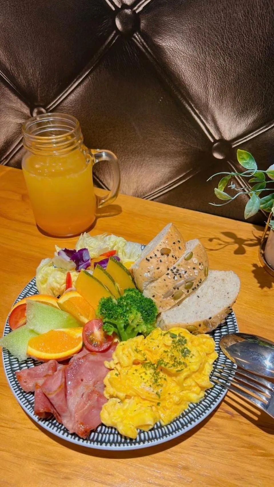 Food and drinks in Hotel Champs Elysées